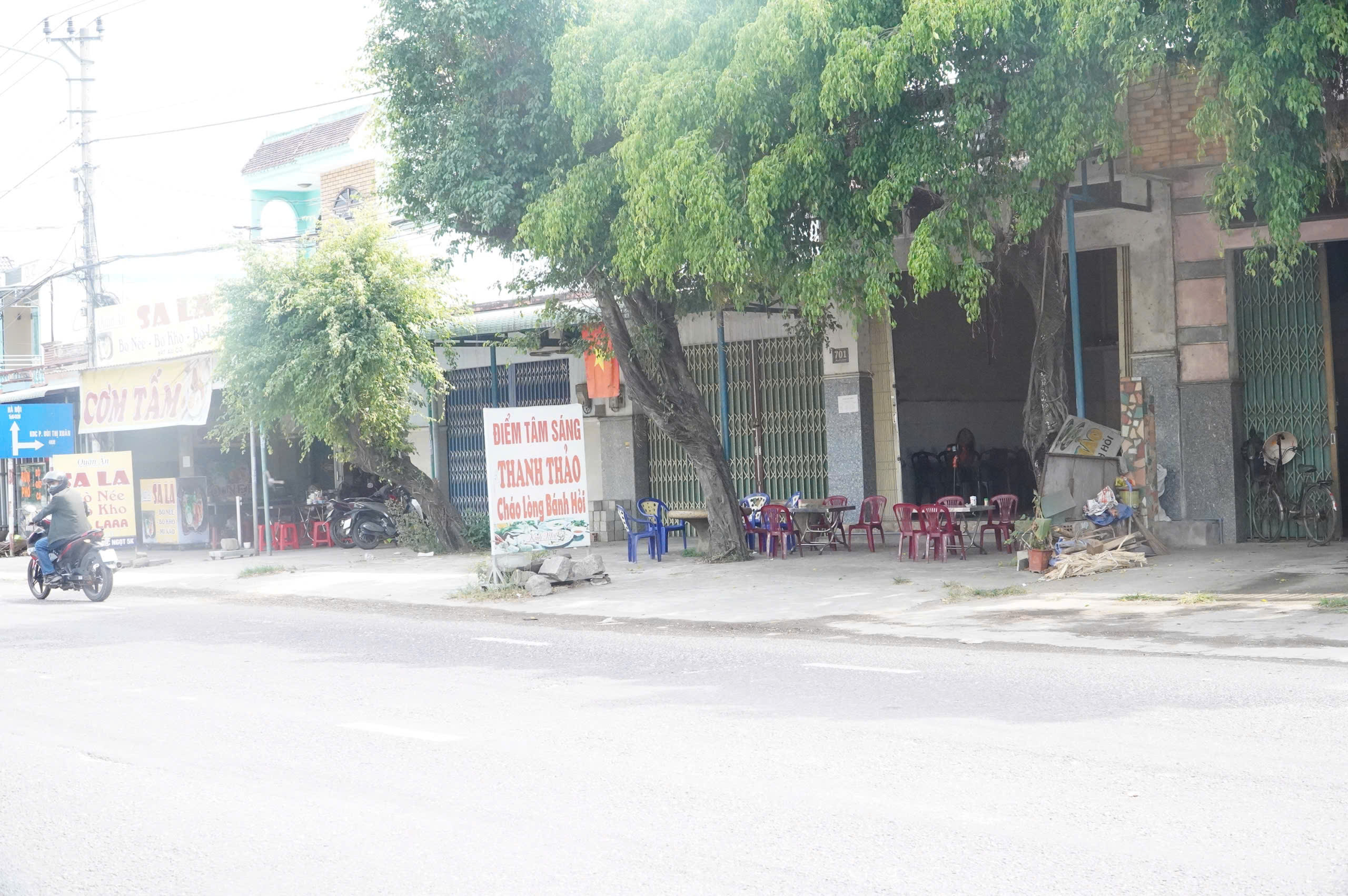 Công an vào cuộc vụ người đàn ông hành hung phụ nữ ở Quy Nhơn - Ảnh 2.