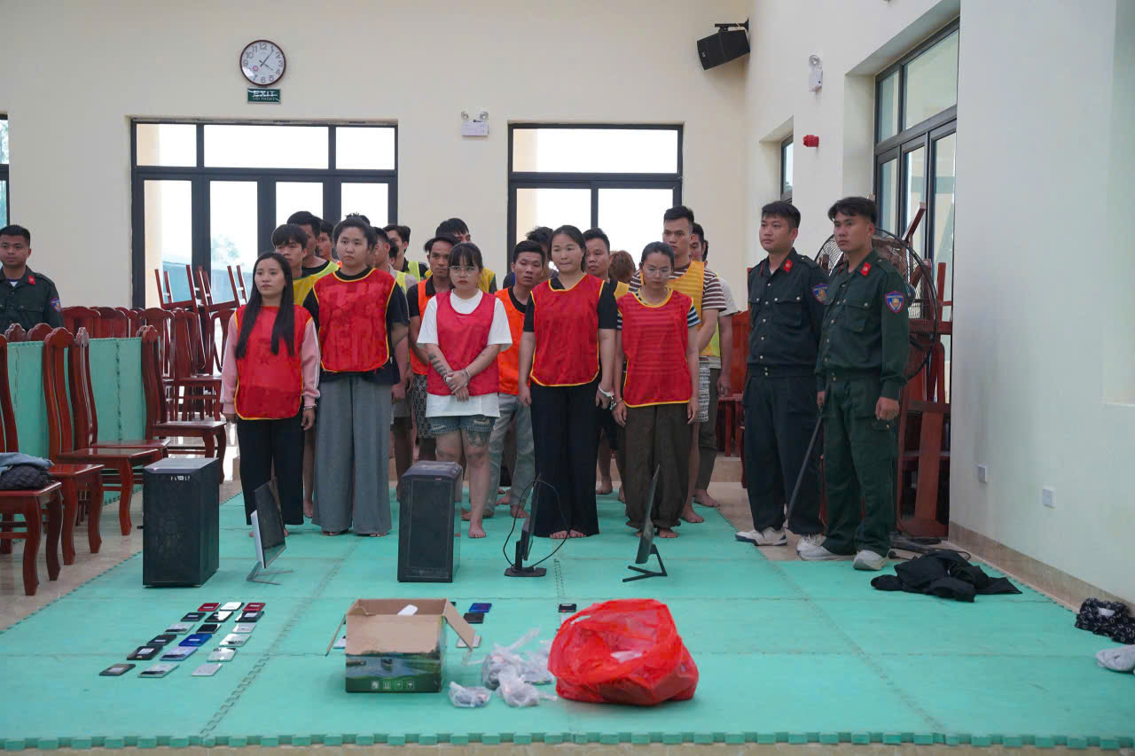 'Bẫy tiêm chủng' lừa đảo 5.000 người xuyên quốc gia hoạt động như thế nào?- Ảnh 1.