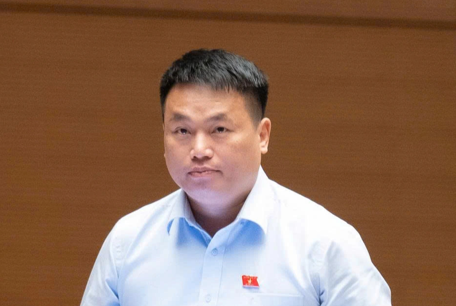 Đại biểu cảnh báo học sinh mất niềm vui học, giáo viên kiệt sức vì báo cáo - Ảnh 1.