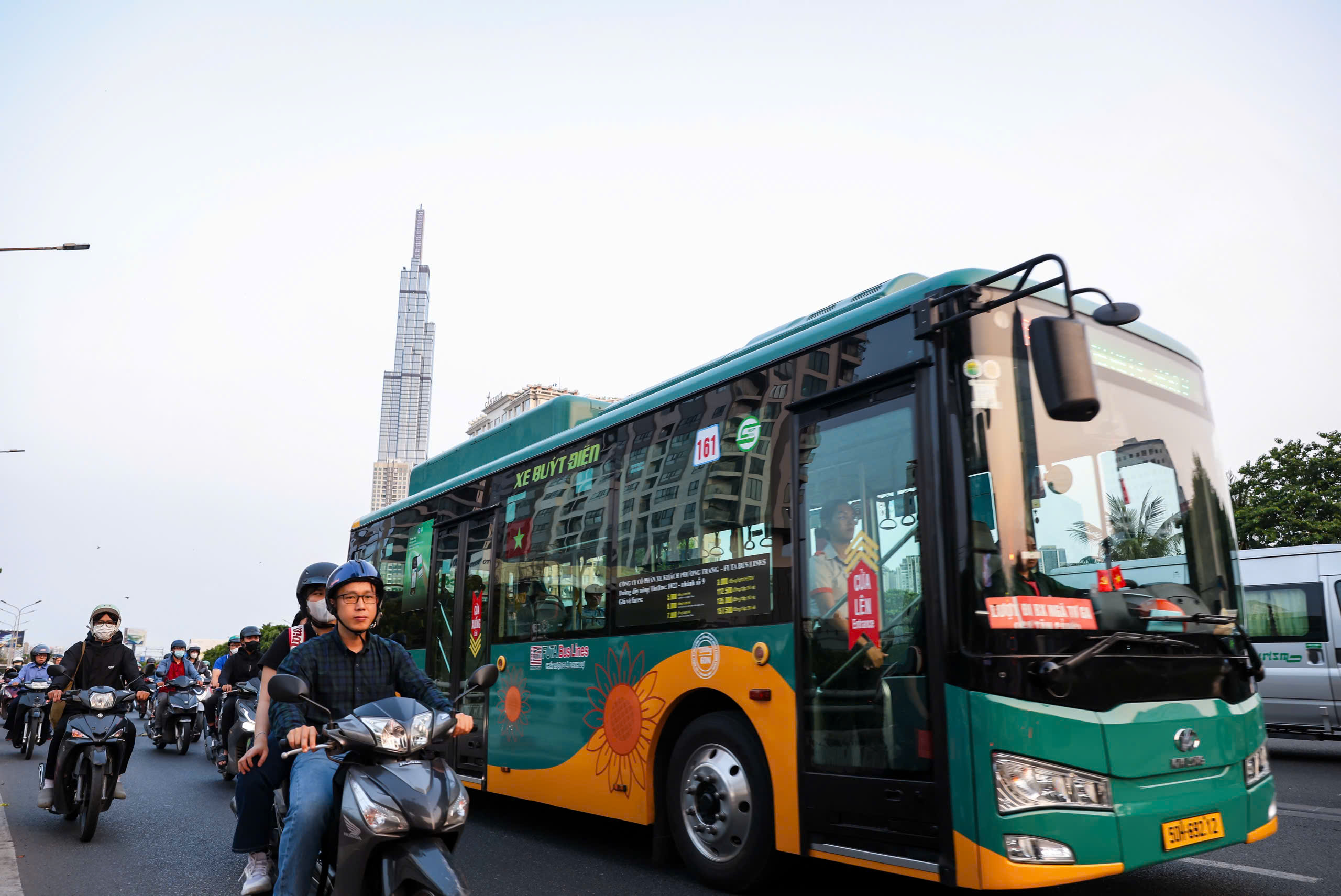 Miễn phí vé rồi, TP.HCM làm gì để kéo người dân ùn ùn đi xe buýt?- Ảnh 1.