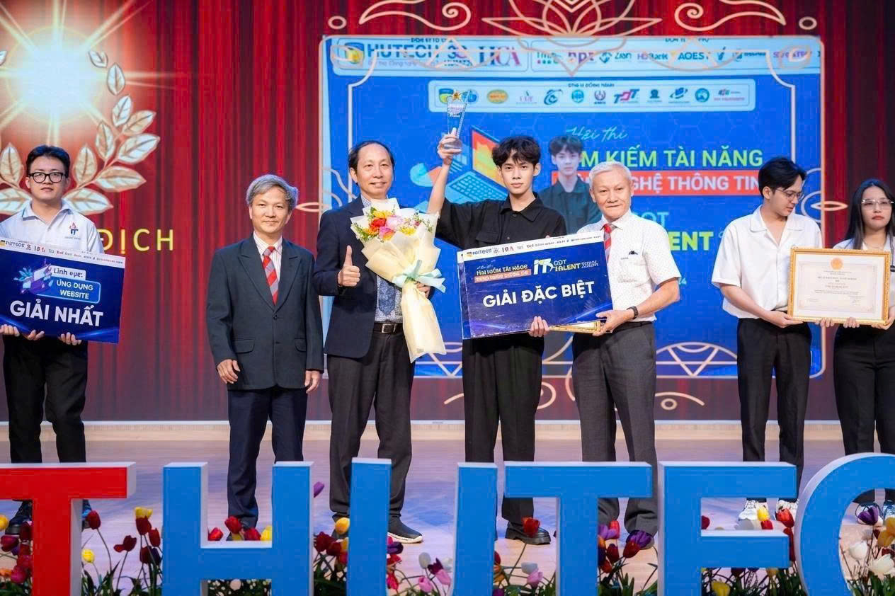 Sinh vi&ecirc;n HUTECH học tập, nghi&ecirc;n cứu thế n&agrave;o trong &lsquo;cơn b&atilde;o AI&rsquo;? | V&Ograve;NG TR&Ograve;N HƯỚNG NGHIỆP - Ảnh 2.