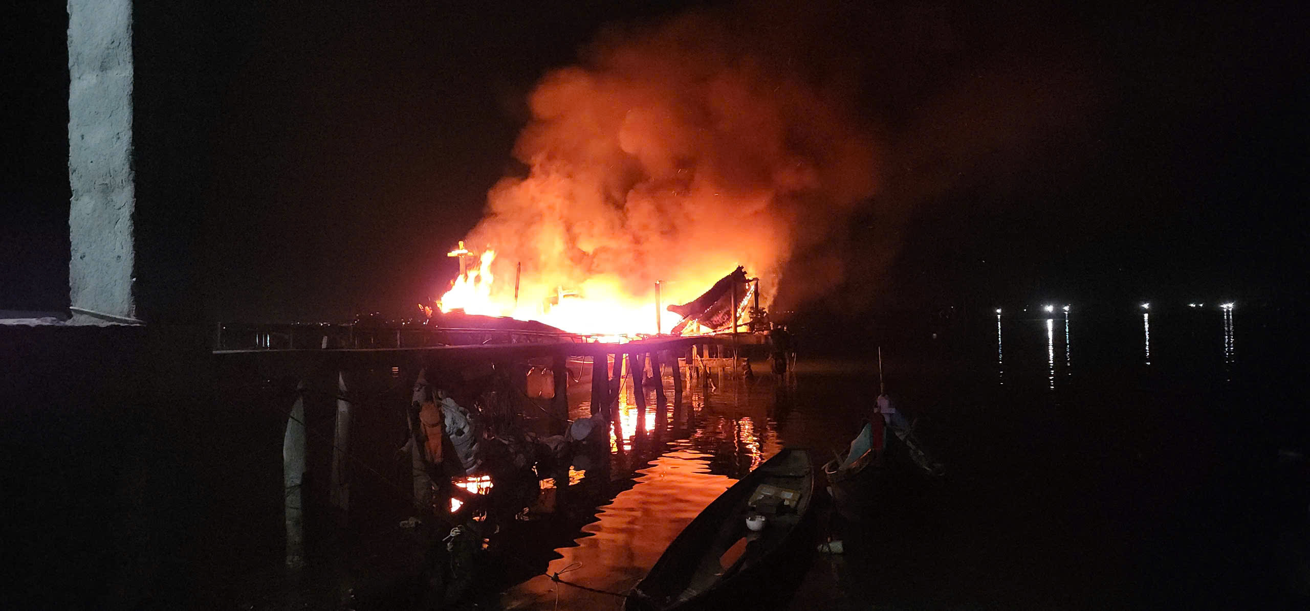 Cháy tàu cá ở Huế: Nguyên nhân và thiệt hại từ vụ cháy lớn năm 2026 - Ảnh 1.