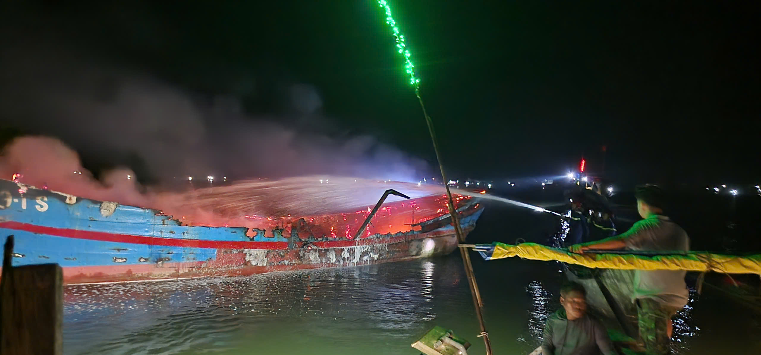 Cháy tàu cá ở Huế: Nguyên nhân và thiệt hại từ vụ cháy lớn năm 2026 - Ảnh 2.