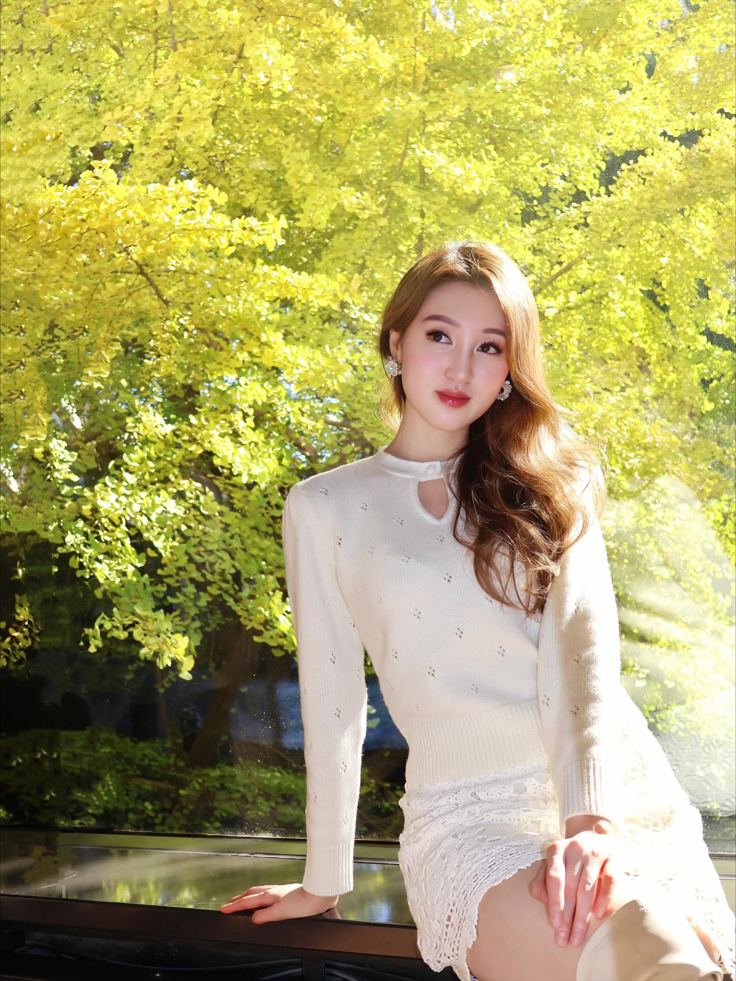 Cuộc sống sang chảnh của &Aacute; hậu Hồng K&ocirc;ng sau ly h&ocirc;n đại gia hơn 40 tuổi - Ảnh 4.