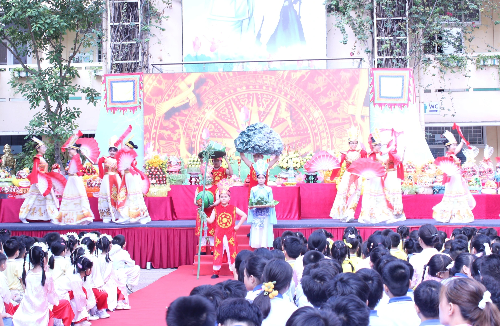 Bất ngờ với hoạt cảnh s&acirc;n khấu h&oacute;a lễ giỗ tổ H&ugrave;ng Vương tại TP.HCM - Ảnh 7.