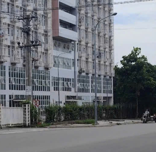  Phát hiện nữ sinh tử vong bên dưới tòa nhà tại ký túc xá  - Ảnh 1.