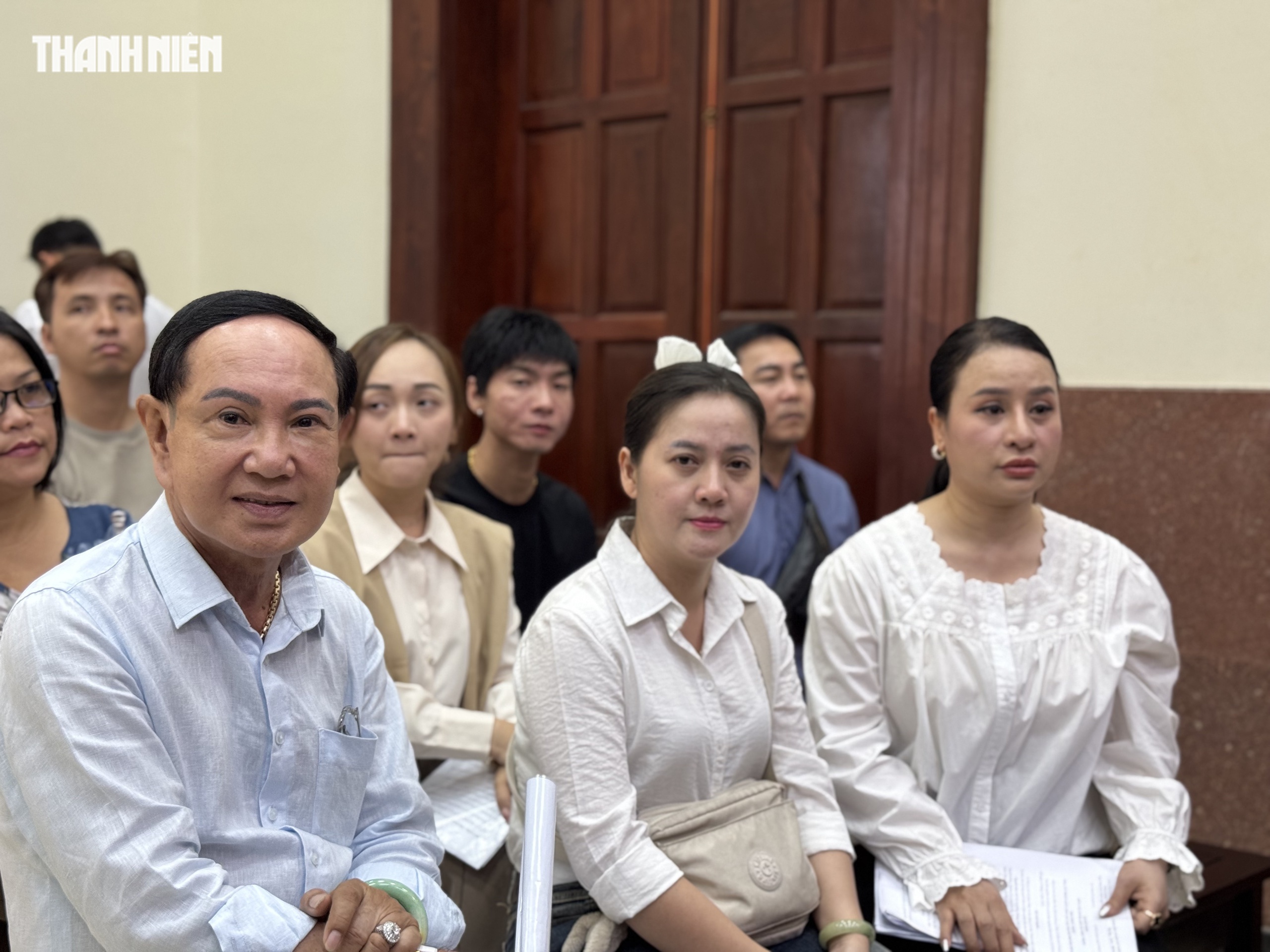 Ho&atilde;n phi&ecirc;n t&ograve;a ph&uacute;c thẩm vụ tranh chấp thừa kế của cố NSƯT Vũ Linh - Ảnh 2.