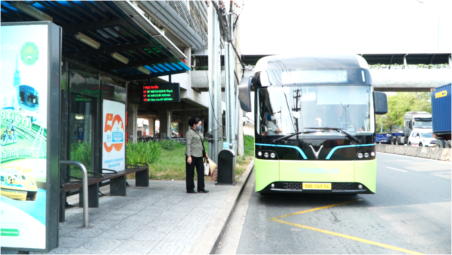 Sau khi tăng b&atilde;i xe gần trạm, TP.HCM t&iacute;nh th&ecirc;m loạt tiện &iacute;ch h&uacute;t kh&aacute;ch đi - Ảnh 2.