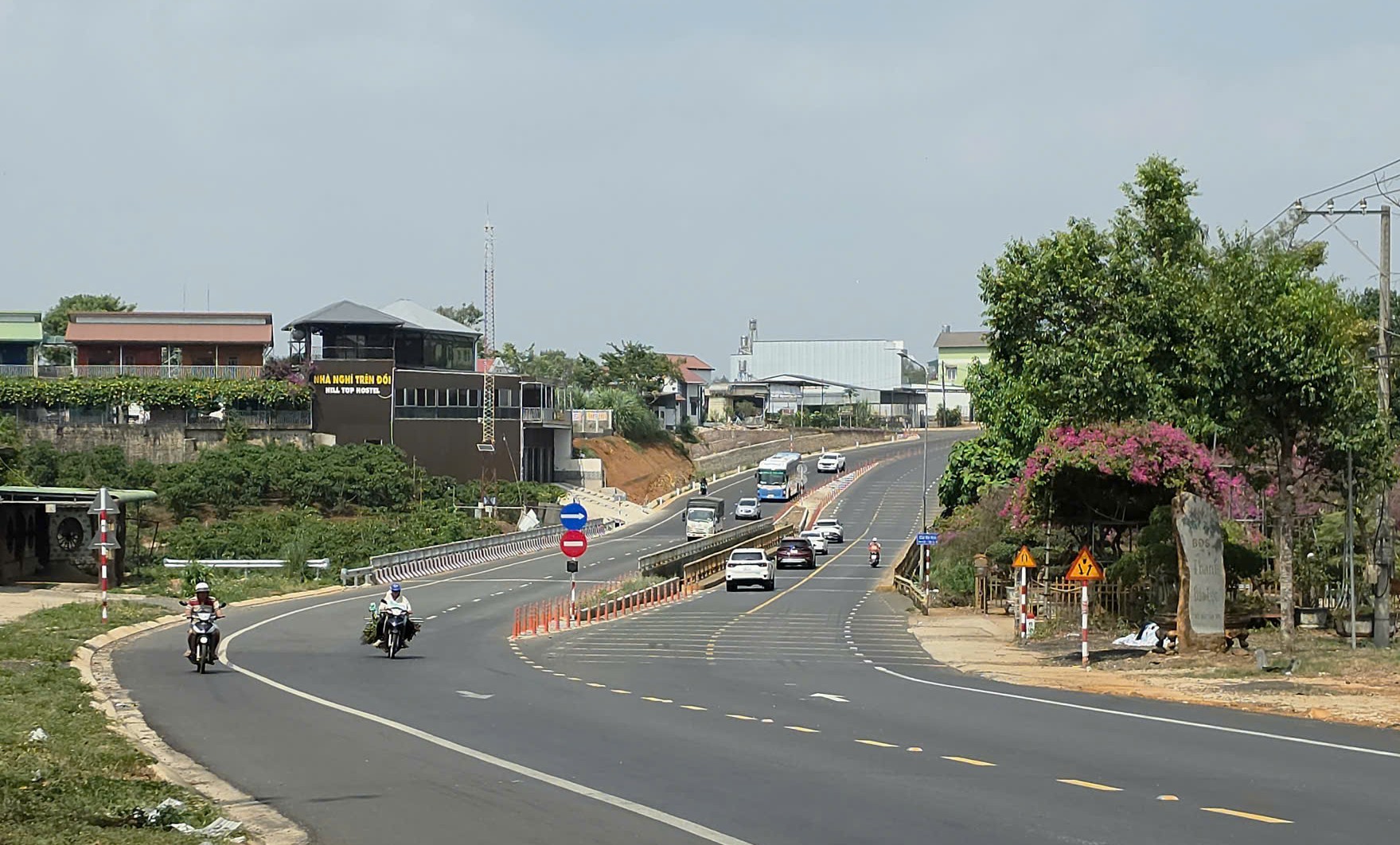 Xe được lưu thông qua cầu cạn đèo Mimosa Đà Lạt, cầu Đại Ninh và Đại Nga  - Ảnh 6.