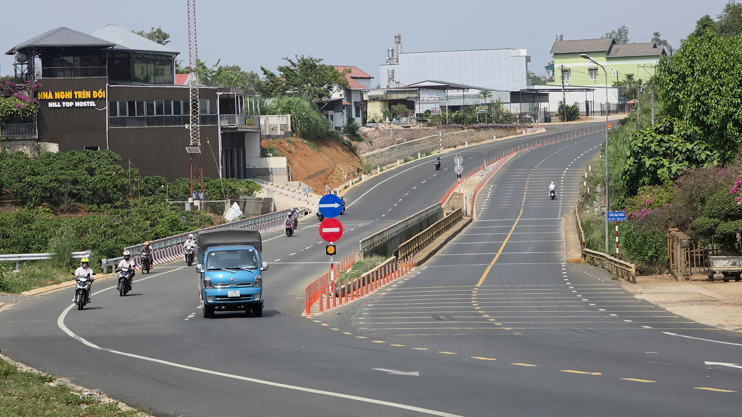 Xe được lưu thông qua cầu cạn đèo Mimosa Đà Lạt, cầu Đại Ninh và Đại Nga  - Ảnh 5.