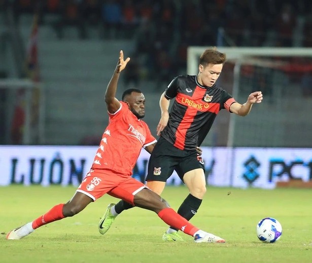 Cuộc đấu tr&iacute; của 2 k&egrave;o tr&aacute;i đỉnh cao Ho&agrave;ng H&ecirc;n &ndash; Ho&agrave;ng Đức: Gi&oacute; c&oacute; đổi chiều?  - Ảnh 2.