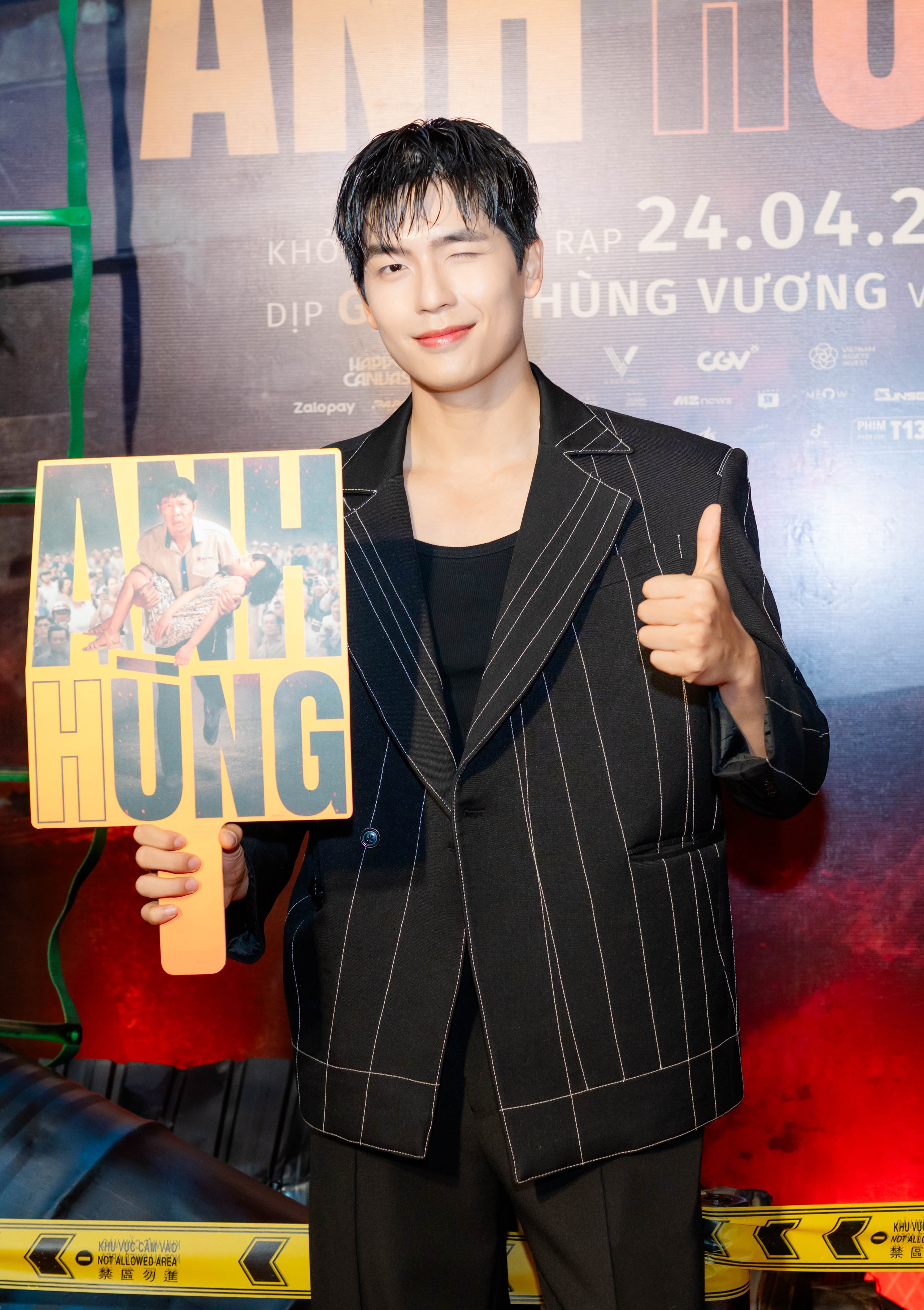 NSND Hồng V&acirc;n, Th&uacute;y Ng&acirc;n đến ủng hộ 'người quen' - Ảnh 11.