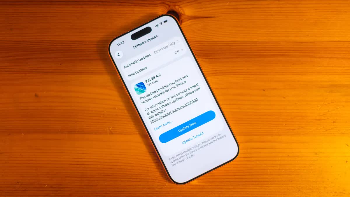 Apple vội vàng phát hành iOS 26.4.2, người dùng cần cập nhật - Ảnh 1.