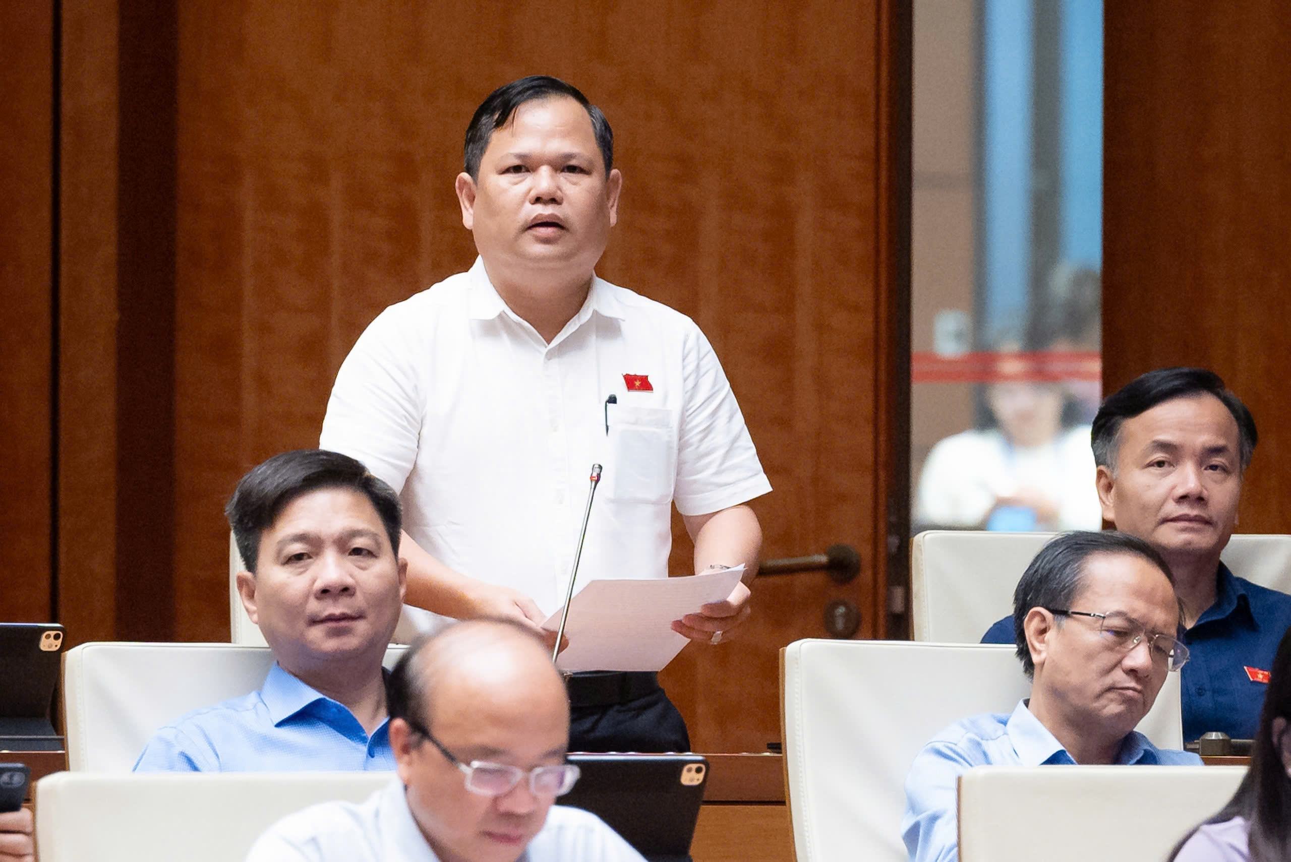 Nâng ngưỡng chịu thuế hộ kinh doanh 3 tỉ mới đủ 'lo cho vợ chồng, 2 con' - Ảnh 1.