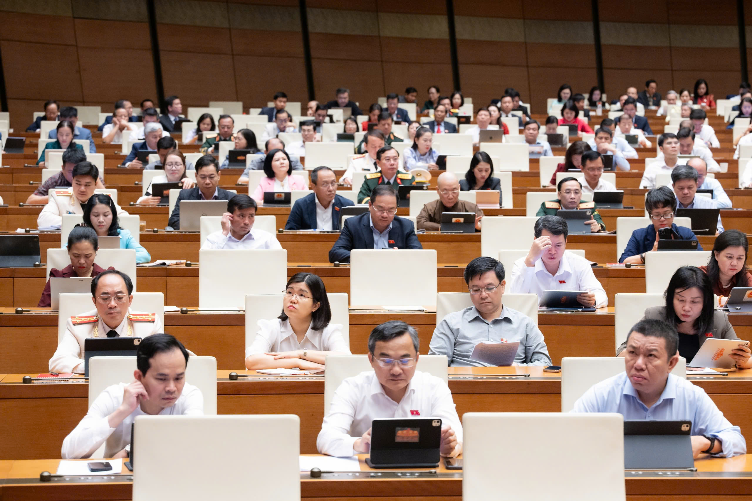 Nâng ngưỡng chịu thuế hộ kinh doanh 3 tỉ mới đủ 'lo cho vợ chồng, 2 con' - Ảnh 2.