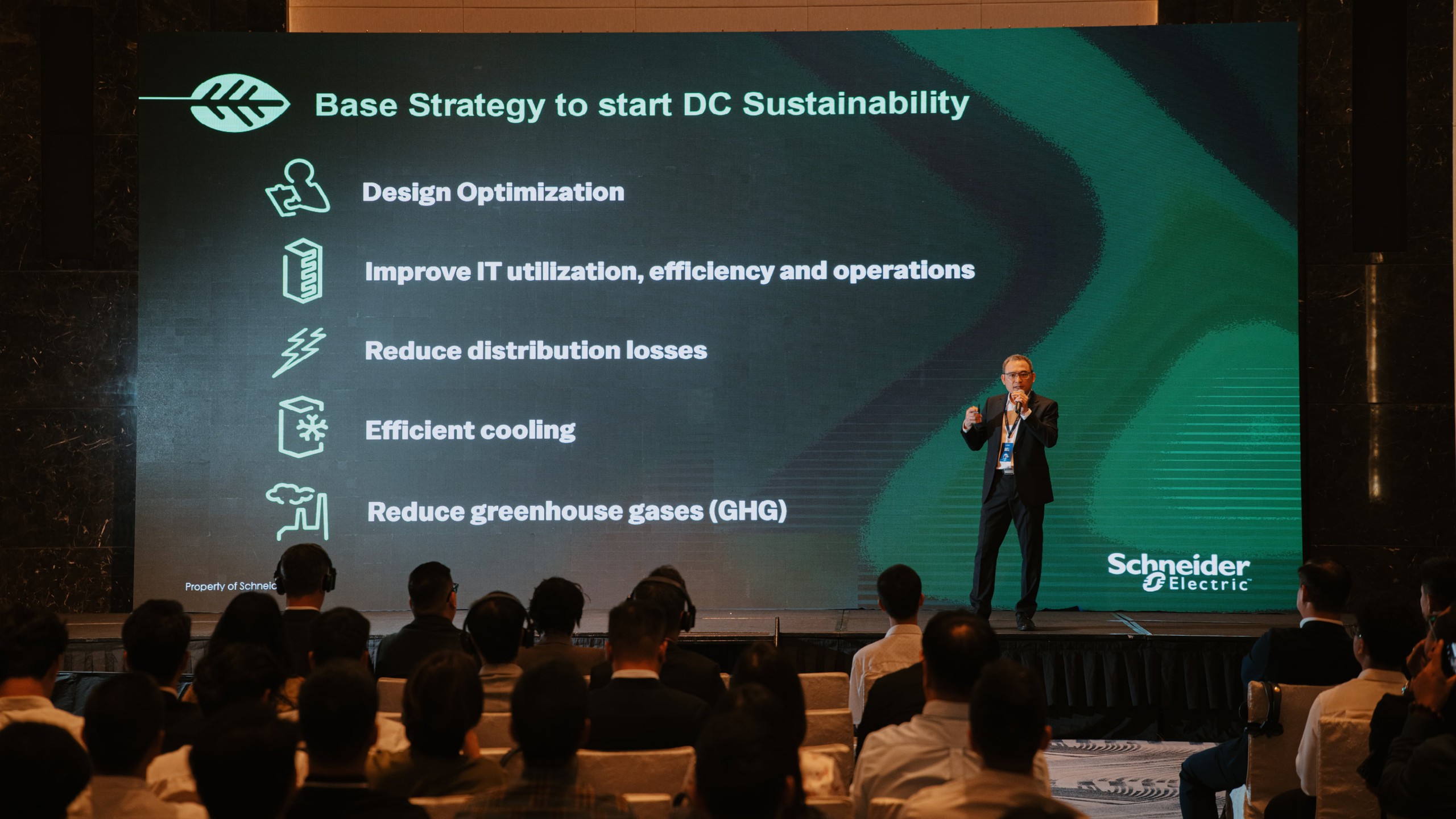 Trí tuệ nhân tạo 'vận hành ngược' tại các nhà máy AI - Ảnh 2.