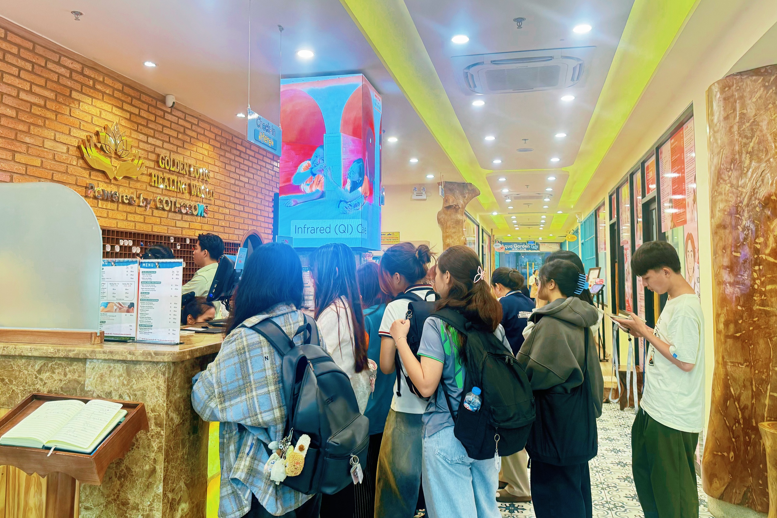 V&igrave; sao nhiều người trẻ rủ nhau đi x&ocirc;ng hơi kiểu H&agrave;n? - Ảnh 4.