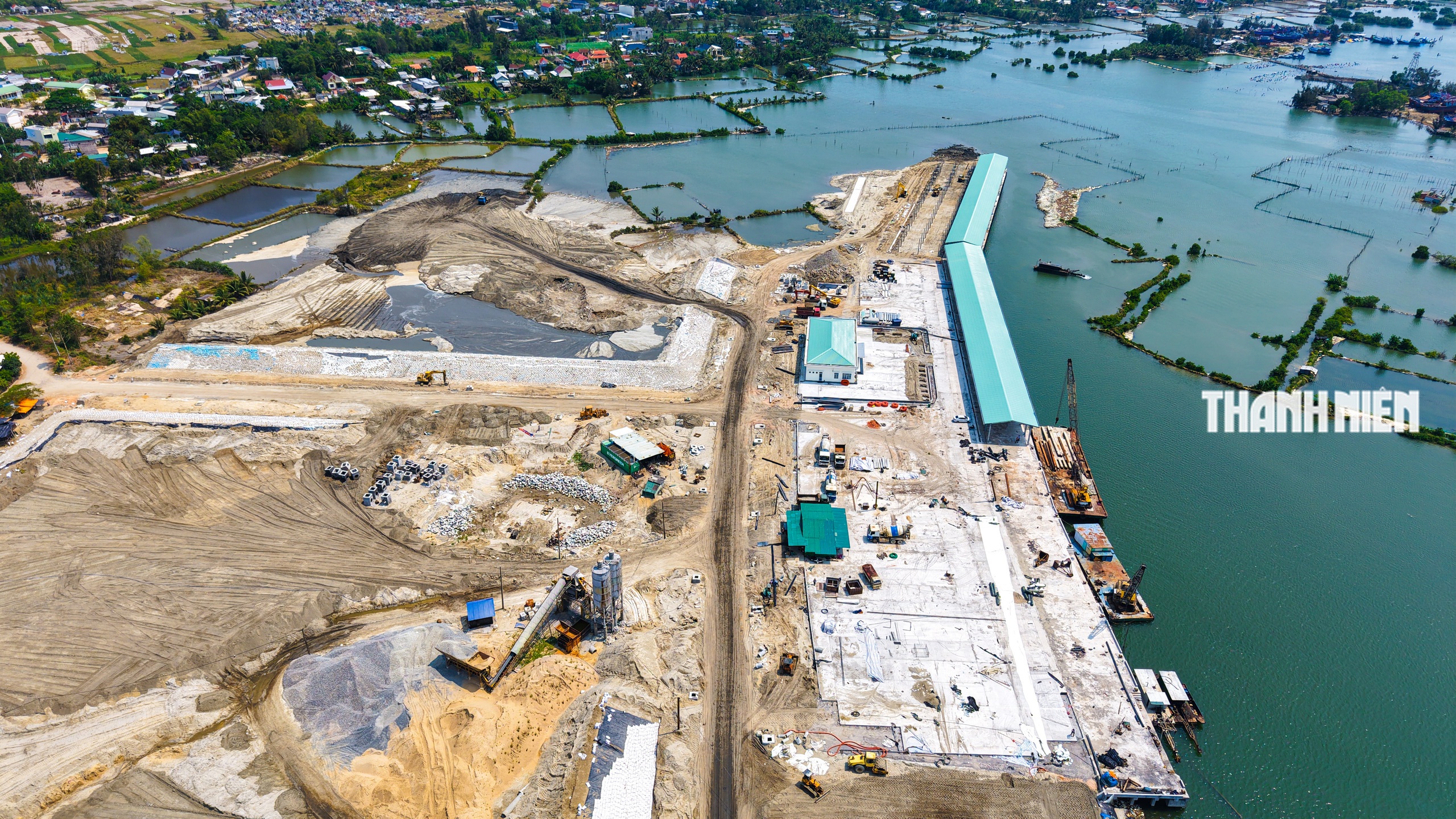 Cảng c&aacute; Tịnh H&ograve;a vướng mặt bằng: Nửa tiến độ bị 'n&iacute;u ch&acirc;n' - Ảnh 4.