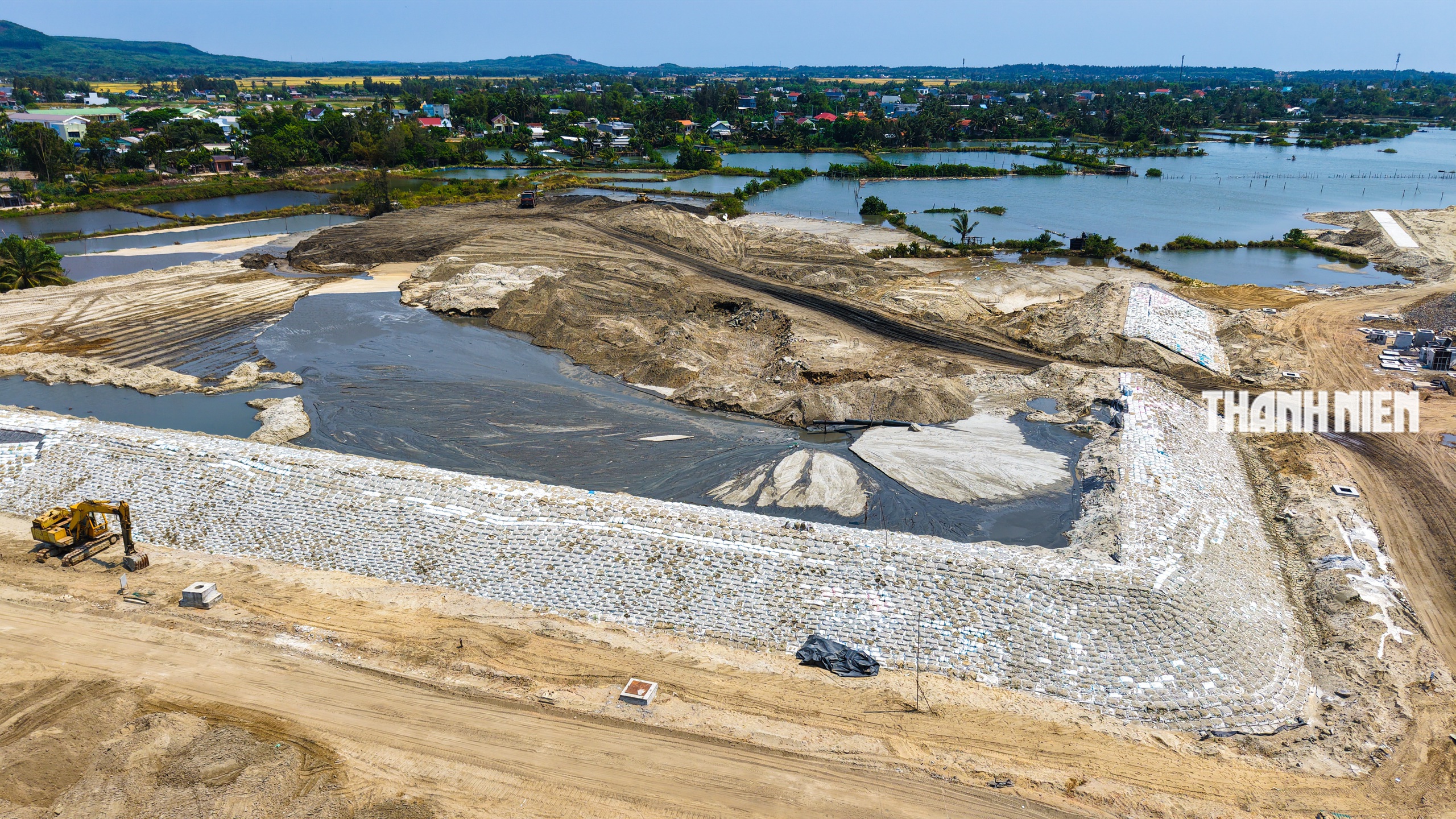 Cảng c&aacute; Tịnh H&ograve;a vướng mặt bằng: Nửa tiến độ bị 'n&iacute;u ch&acirc;n' - Ảnh 8.