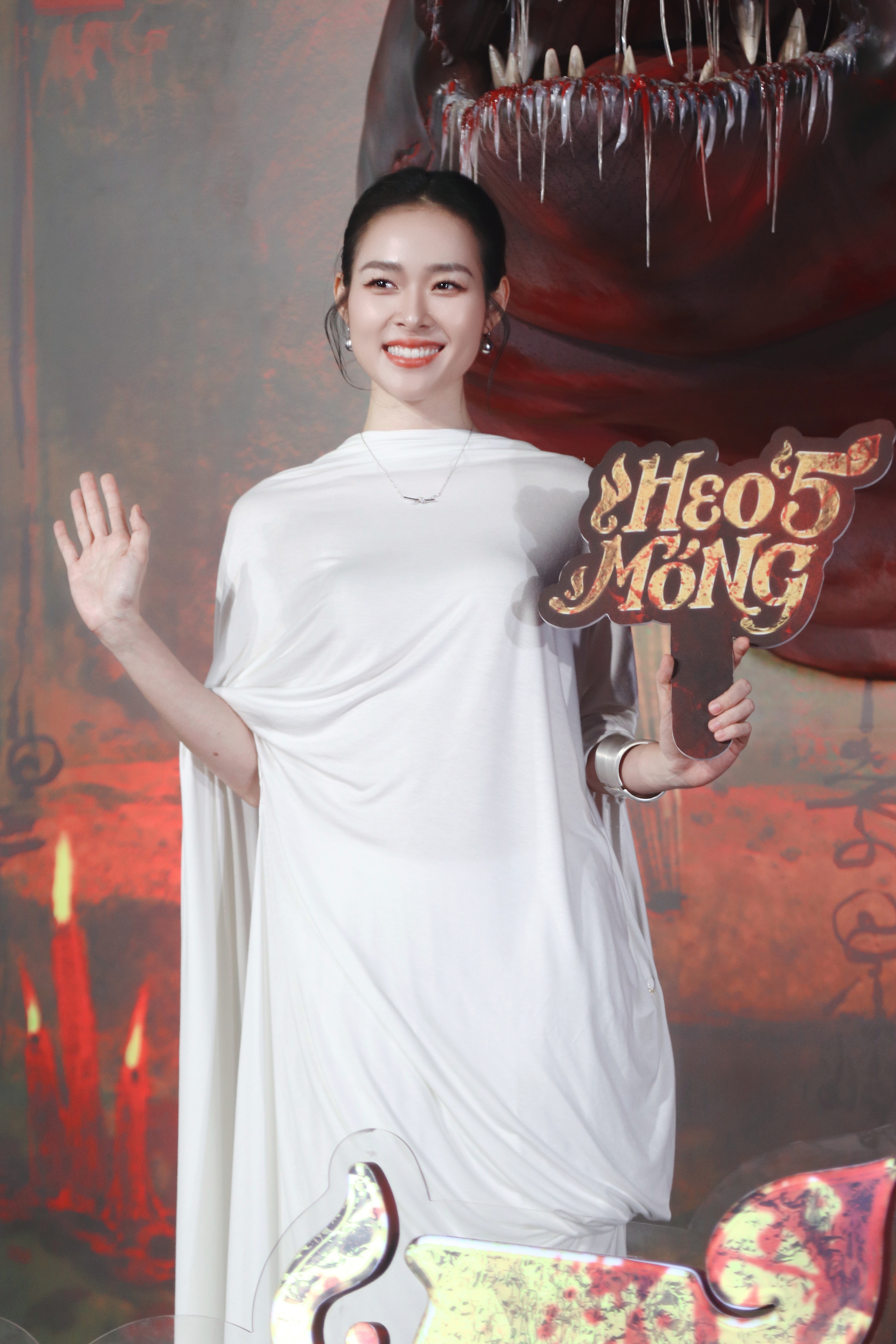 Kim Tuyến, Thi&ecirc;n An, Diệp Bảo Ngọc 'đọ sắc' tr&ecirc;n thảm đỏ - Ảnh 4.