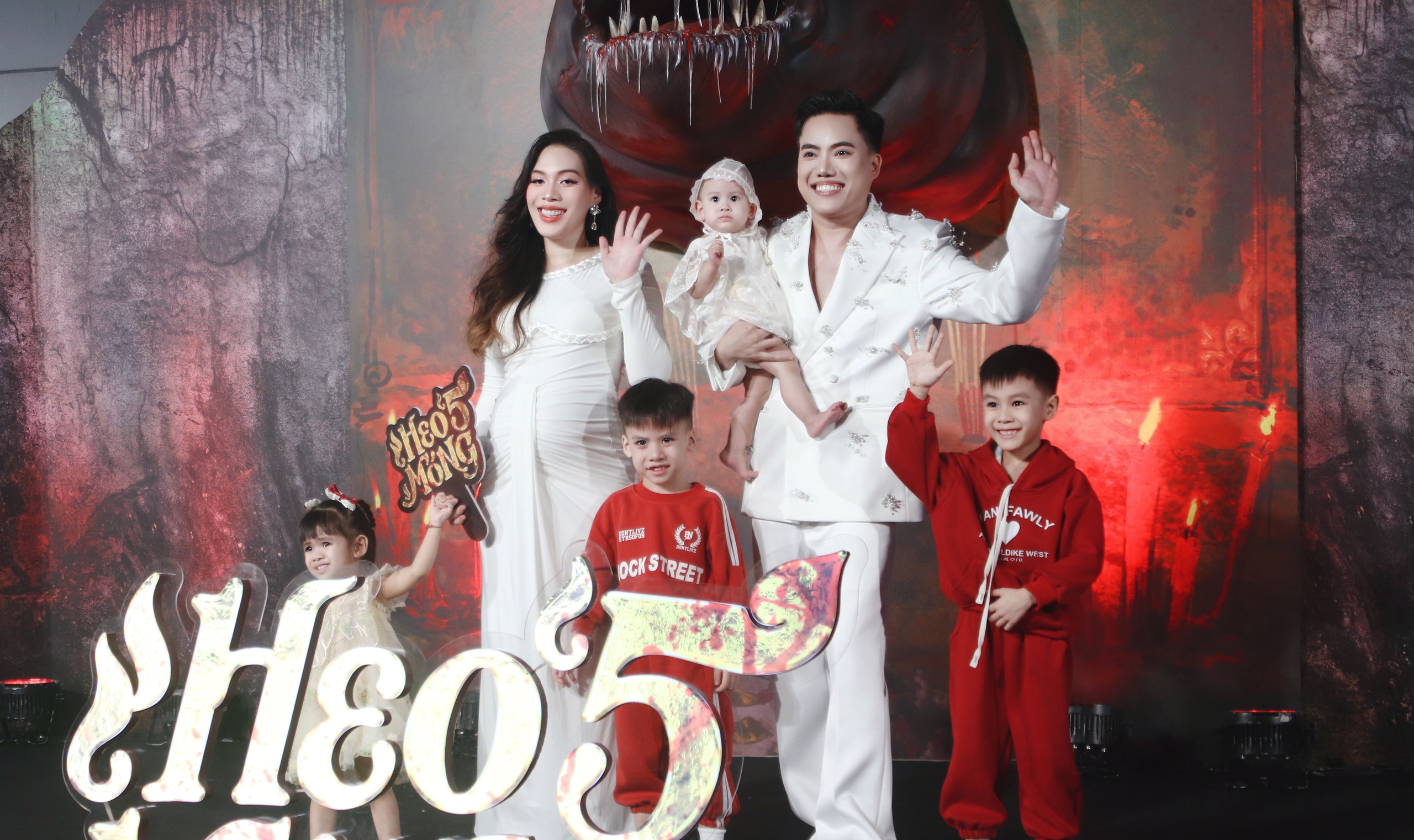 Kim Tuyến, Thi&ecirc;n An, Diệp Bảo Ngọc 'đọ sắc' tr&ecirc;n thảm đỏ - Ảnh 17.