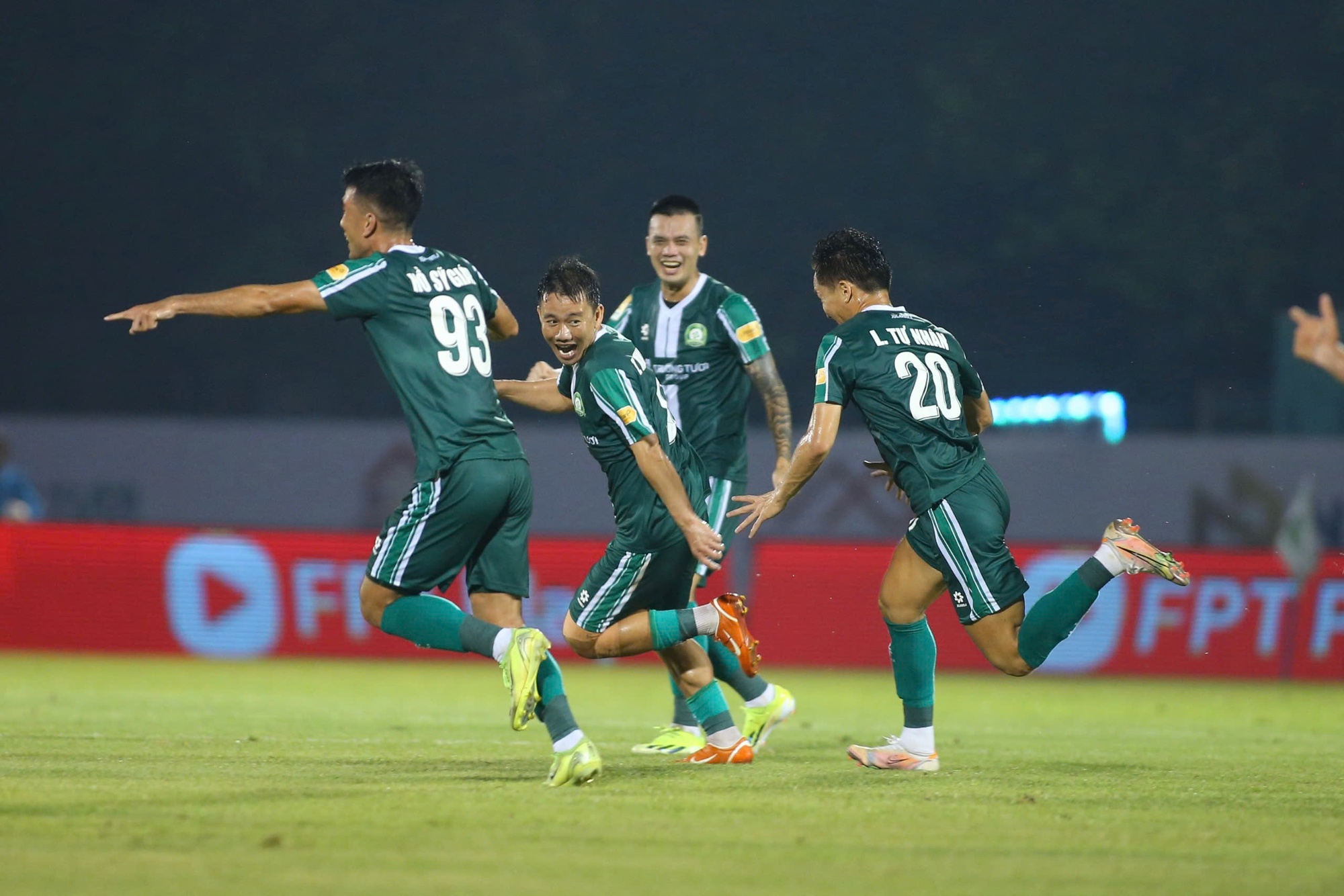 Giải hạng nhất tới hồi gay cấn- Ảnh 2.