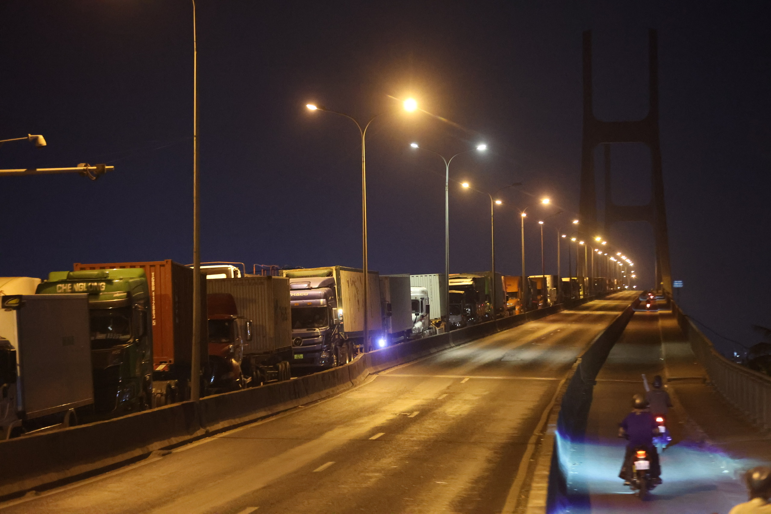 Sau vụ tai nạn liên hoàn trên cầu Phú Mỹ, CSGT TP.HCM cảnh báo quan trọng- Ảnh 6.