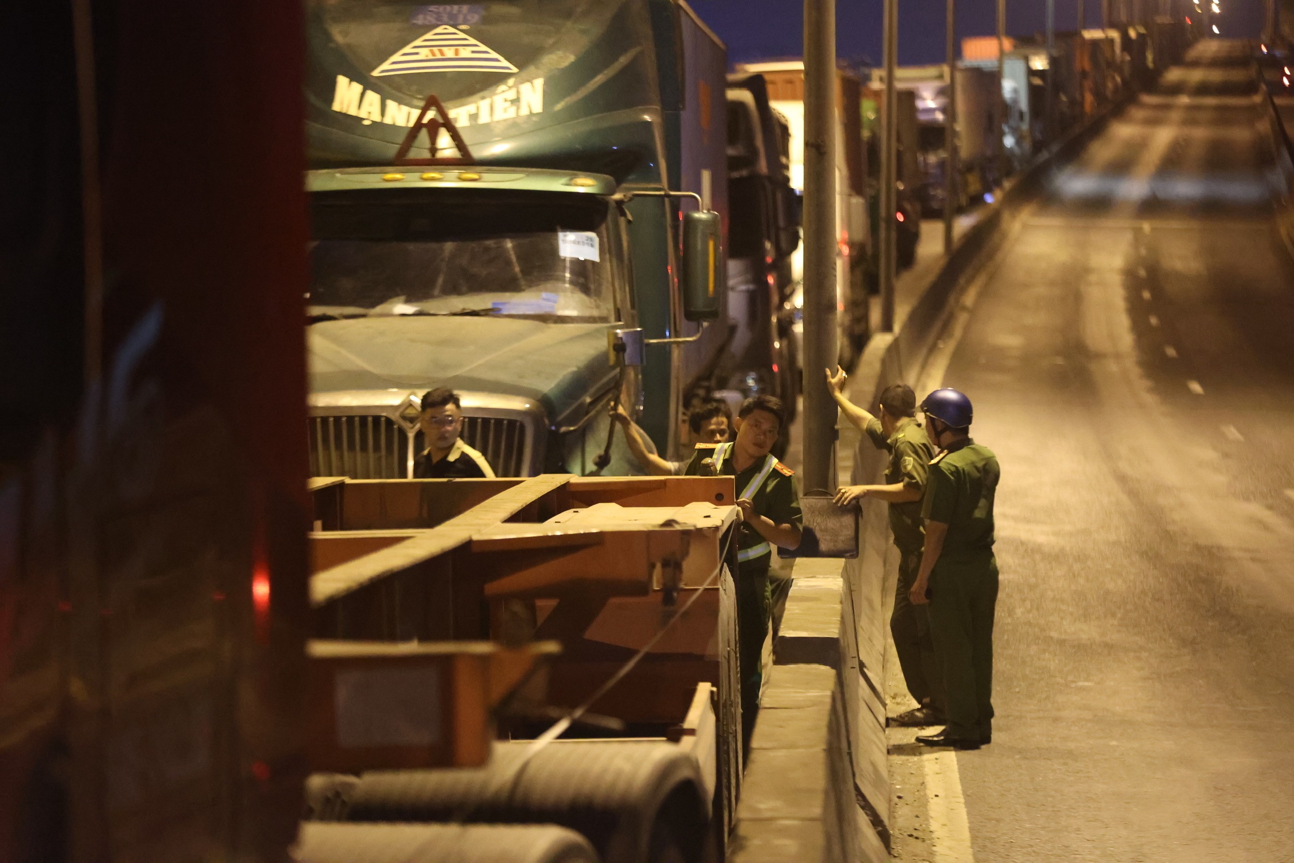 Sau vụ tai nạn liên hoàn trên cầu Phú Mỹ, CSGT TP.HCM cảnh báo quan trọng- Ảnh 2.