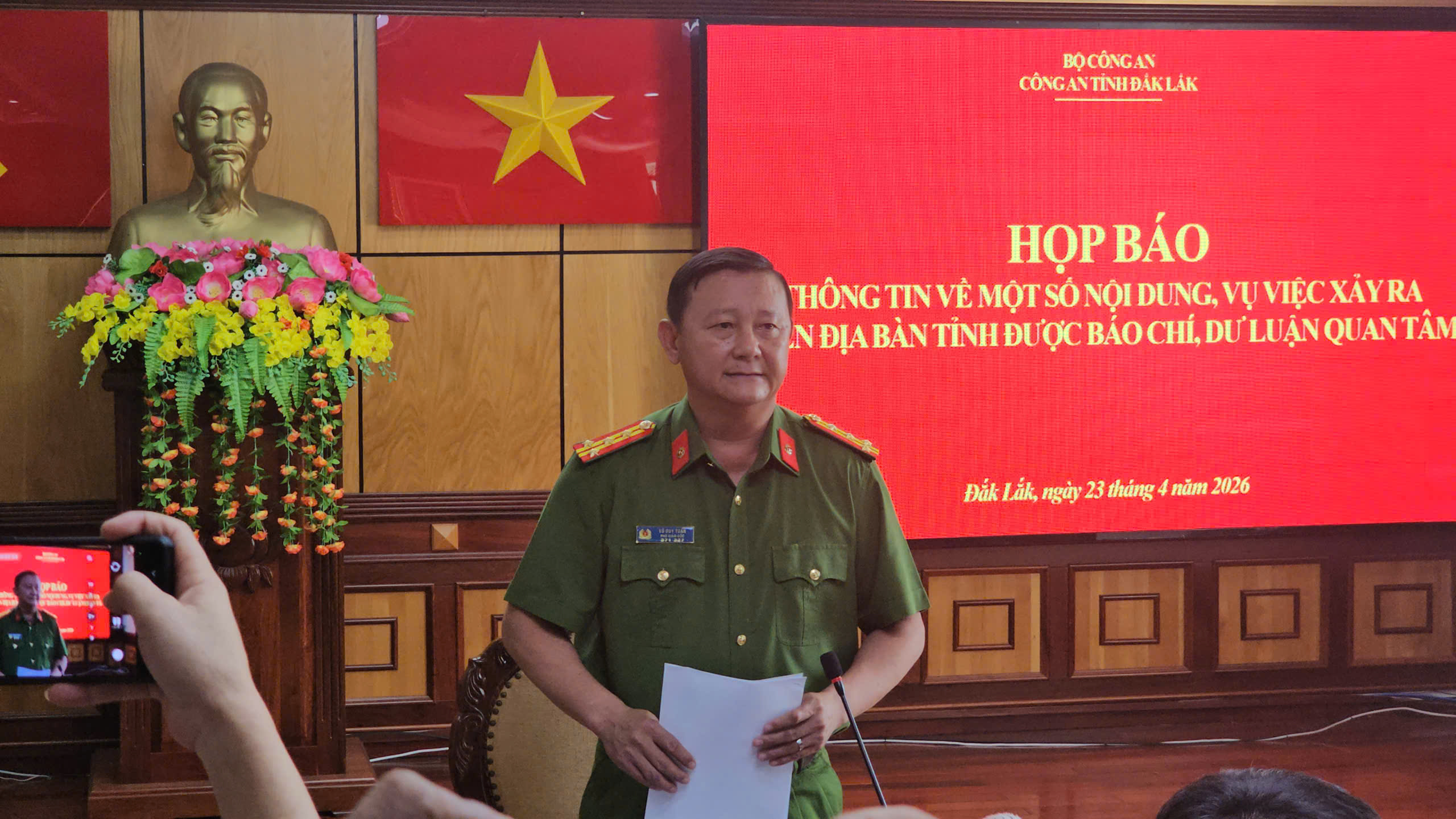 Vụ nam sinh lớp 12 tử vong ở Đắk Lắk: Khởi tố cán bộ CSGT  - Ảnh 1.