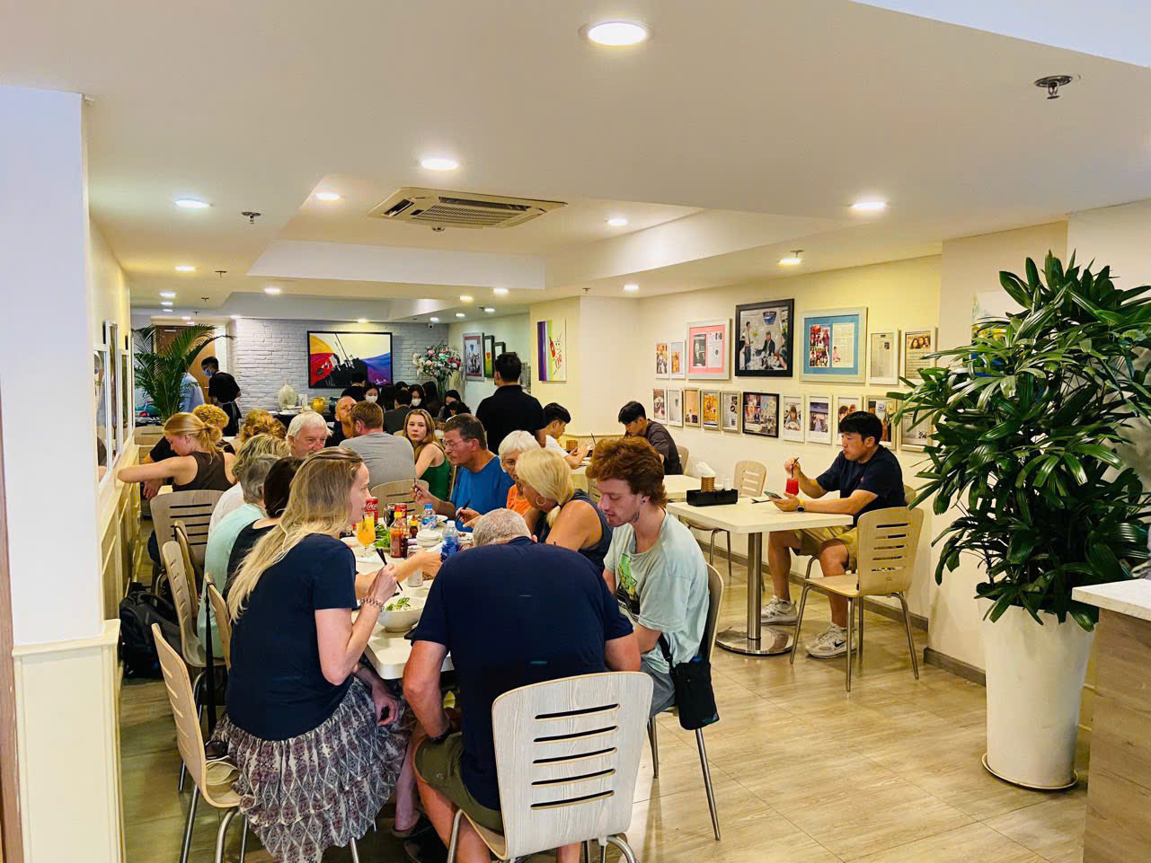 Quán phở ngay trung tâm TP.HCM được Tổng thống Mỹ Bill Clinton ghé ăn, giờ ra sao? - Ảnh 10.