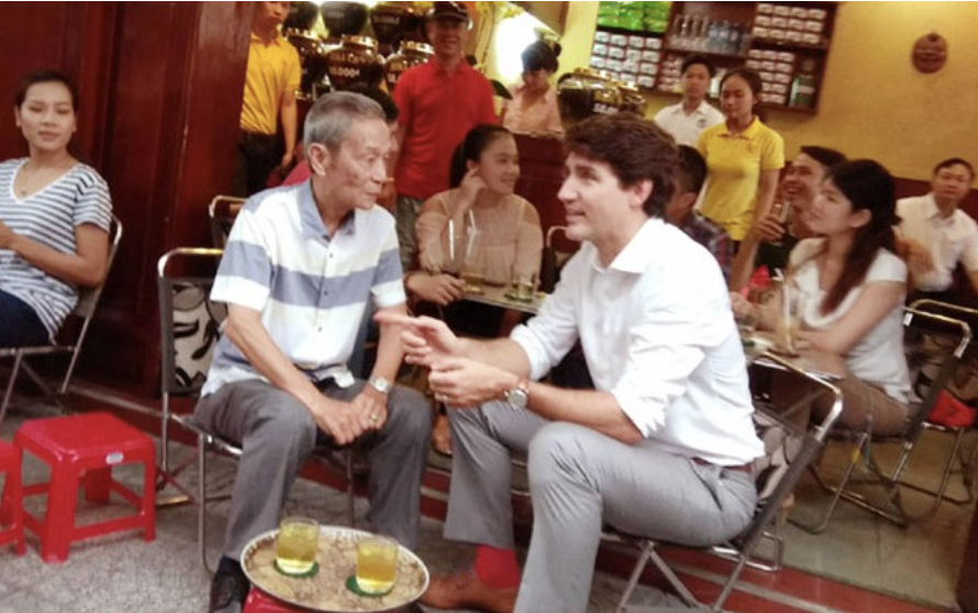 Cựu Tổng thống Mỹ Barack Obama, Thủ tướng Canada Justin Trudeau từng ghé quán này ở TP.HCM - Ảnh 1.