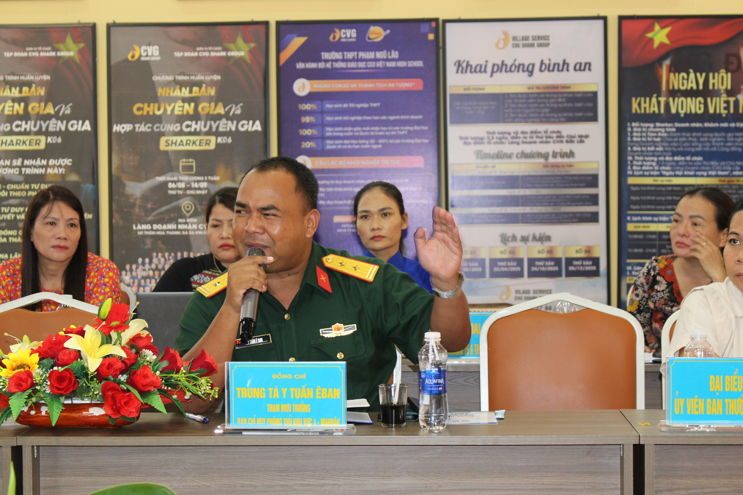 Thượng tá Y Tuấn Ê Ban xây dựng thế trận lòng dân vững mạnh ở Tây nguyên - Ảnh 4.