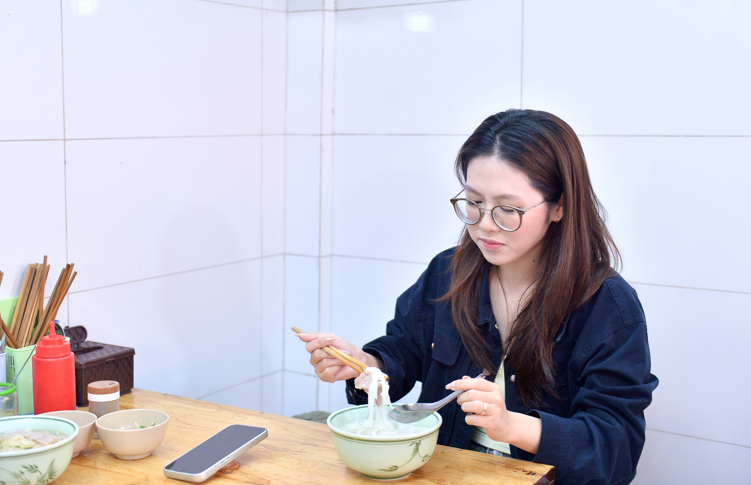 Chủ quán phở Hà Nội kể 25 phút đón Tổng thống Hàn Quốc và phu nhân- Ảnh 11.