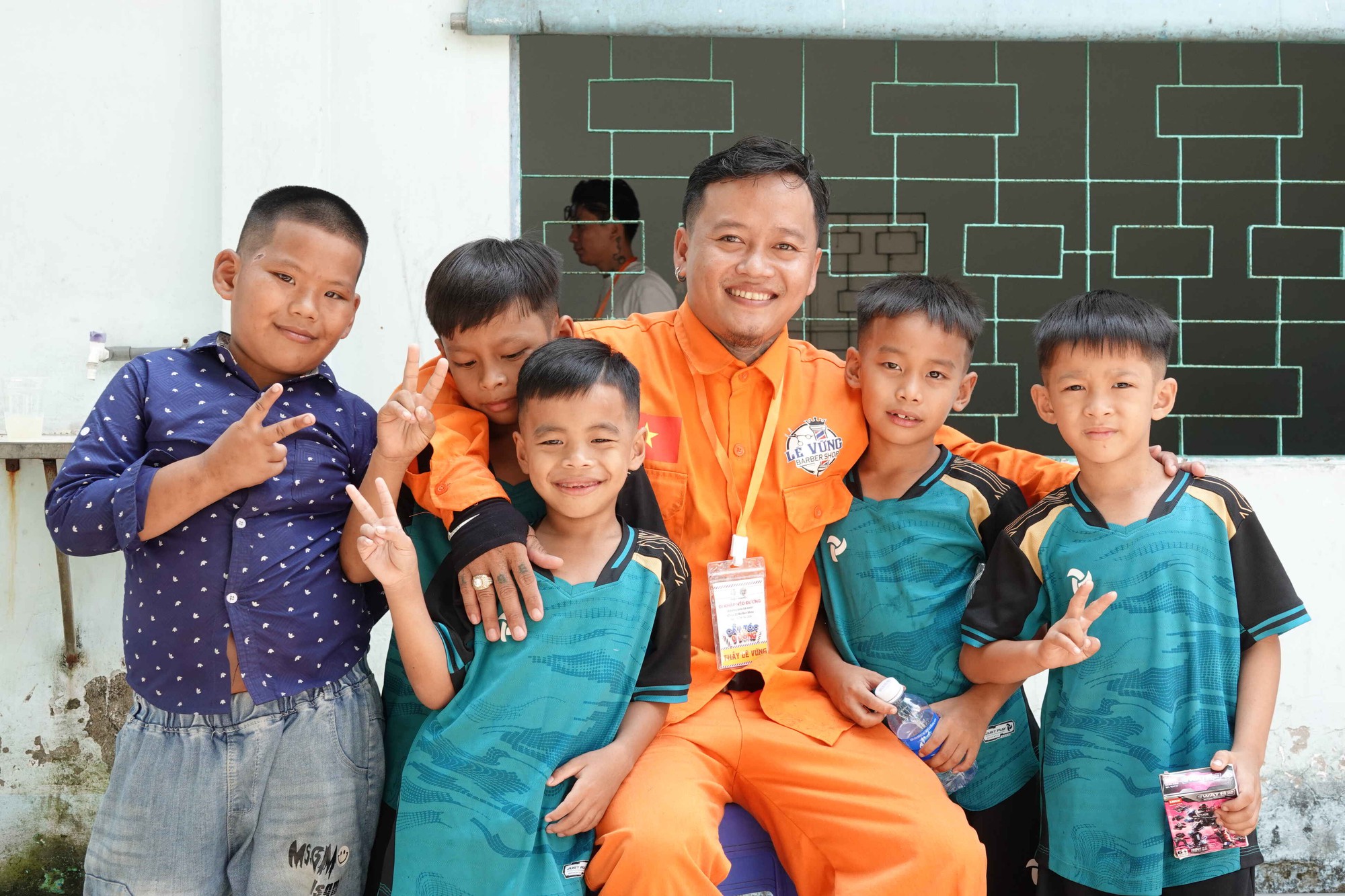 M&aacute;i ấm chở che những mảnh đời k&eacute;m may mắn- Ảnh 1.