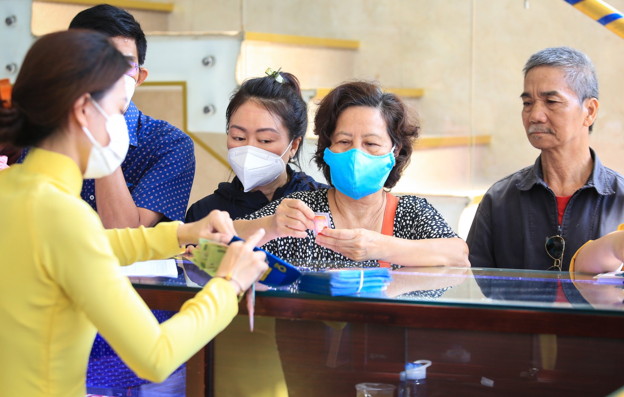 Rủi ro mua v&agrave;ng trước lễ 'chờ thời'- Ảnh 2.