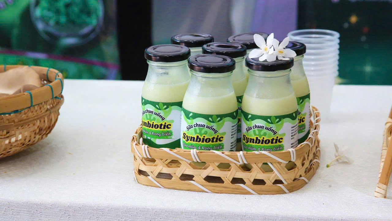 C&ugrave;ng sống xanh số 145: Khi sinh vi&ecirc;n biến &ldquo;hạt ngọc trời&rdquo; th&agrave;nh sữa chua  - Ảnh 2.