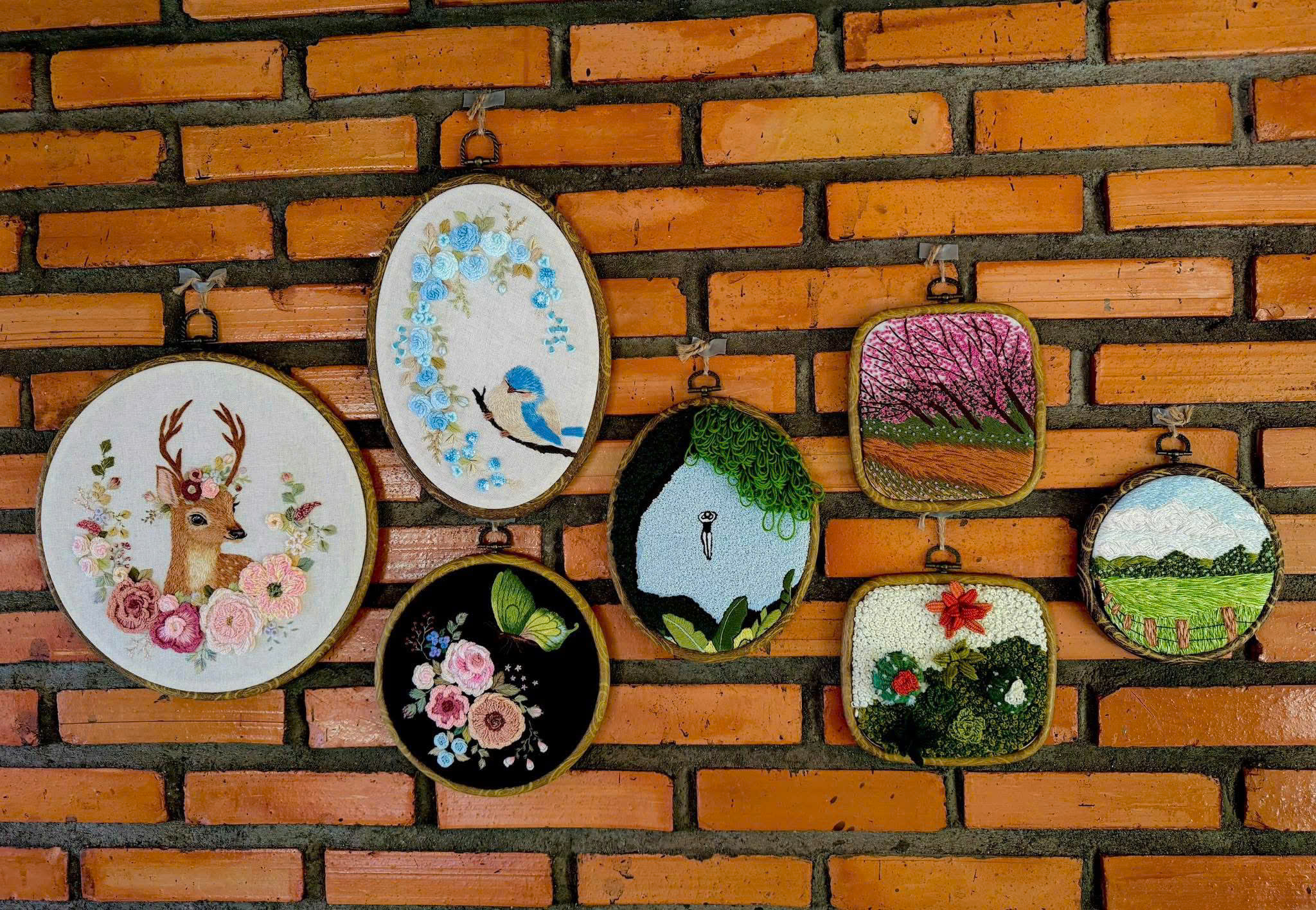 Cô gái biến lá mít khô thành tranh tiền triệu, khách hỏi mua ngay trong đêm - Ảnh 2.