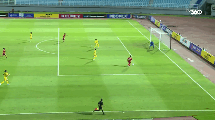 Văn Dương hoàn tất cú đúp và ấn định tỷ số 3-0 cho U.17 Việt Nam