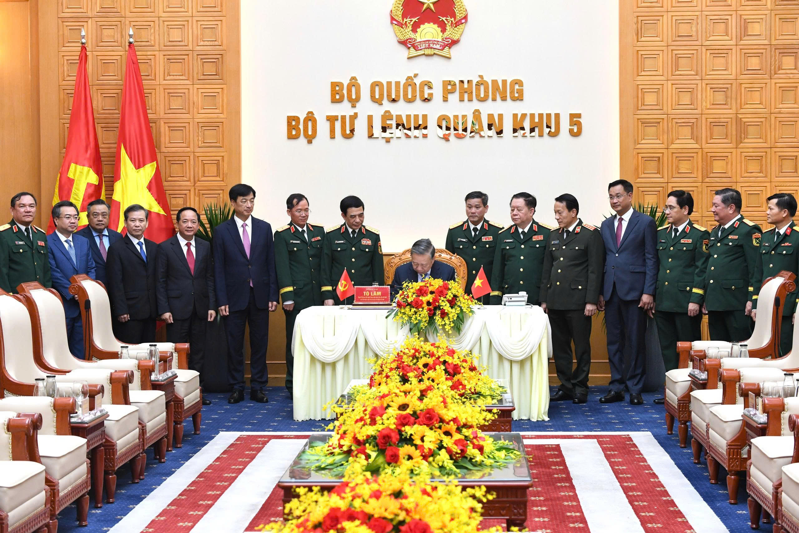 Tổng B&iacute; thư, Chủ tịch nước T&ocirc; L&acirc;m thăm, l&agrave;m việc tại Qu&acirc;n khu 5- Ảnh 5.