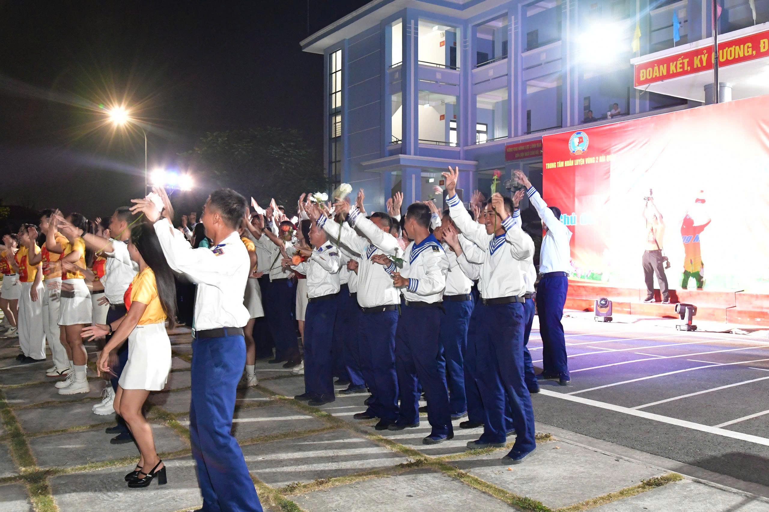 Thao trường của những người lính trẻ Vùng 2 Hải quân- Ảnh 18.