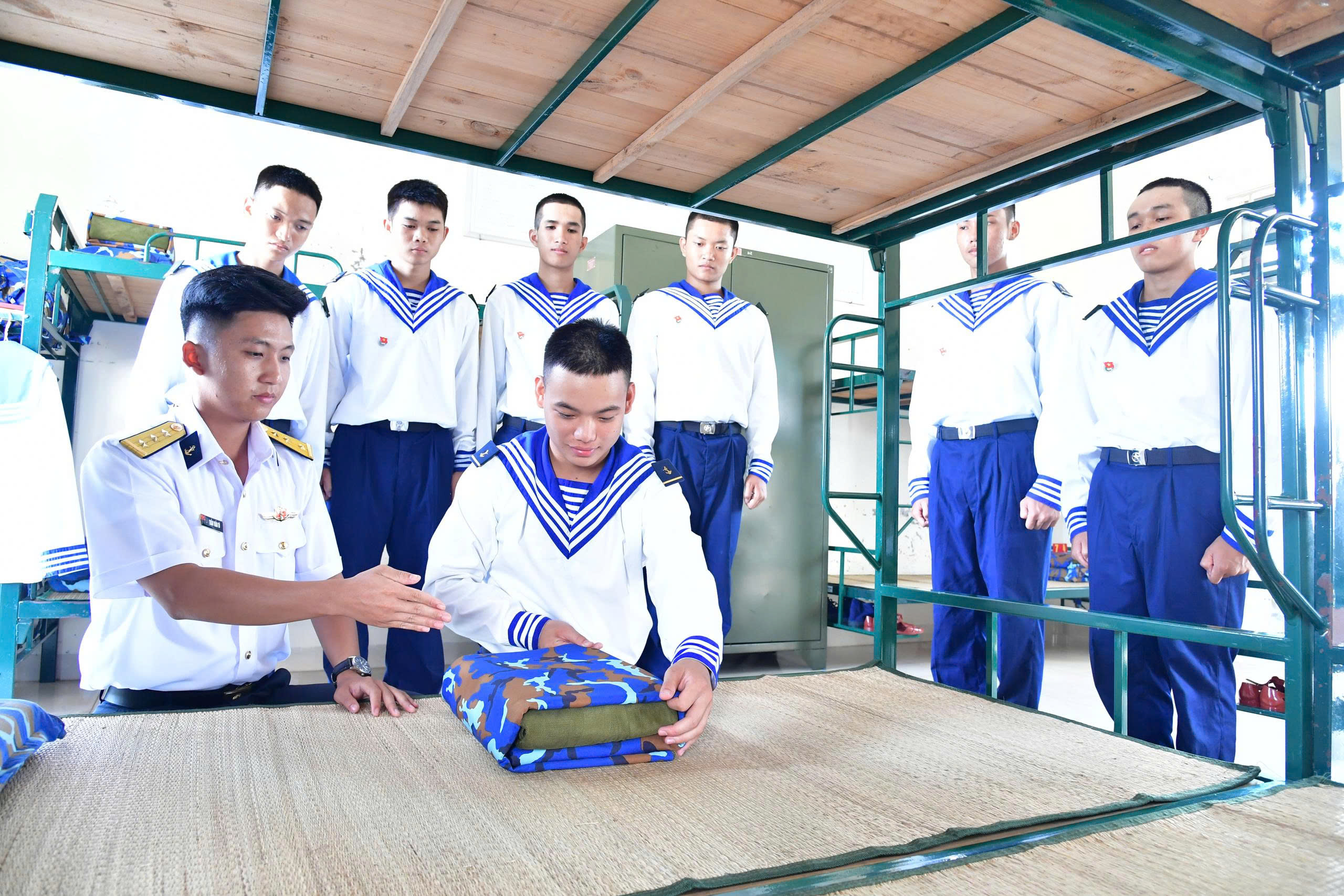 Thao trường của những người lính trẻ Vùng 2 Hải quân- Ảnh 1.