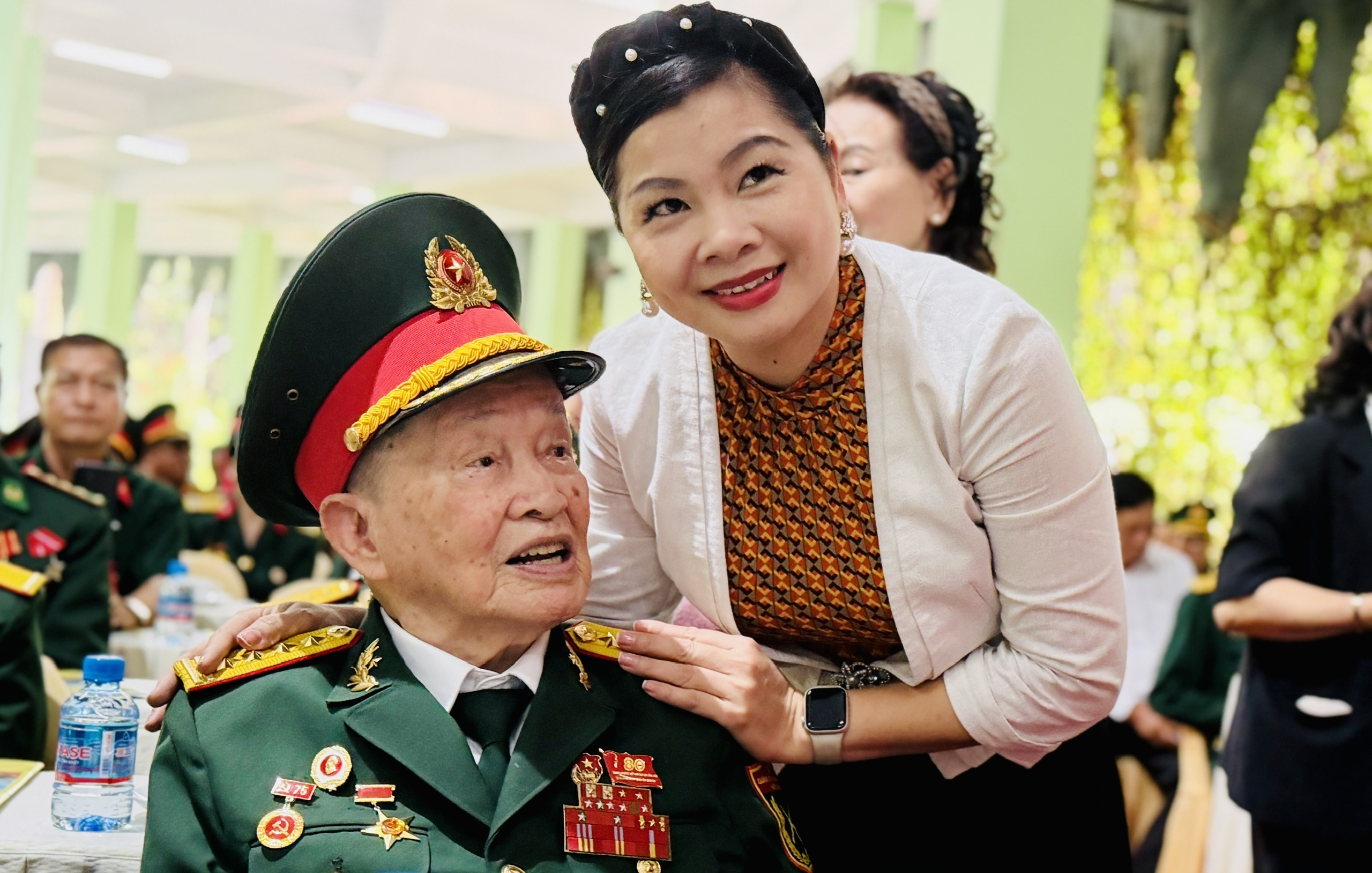 Huyền thoại tình báo Tư Cang gần 100 tuổi vẫn mạnh khỏe đi họp mặt truyền thống- Ảnh 3.