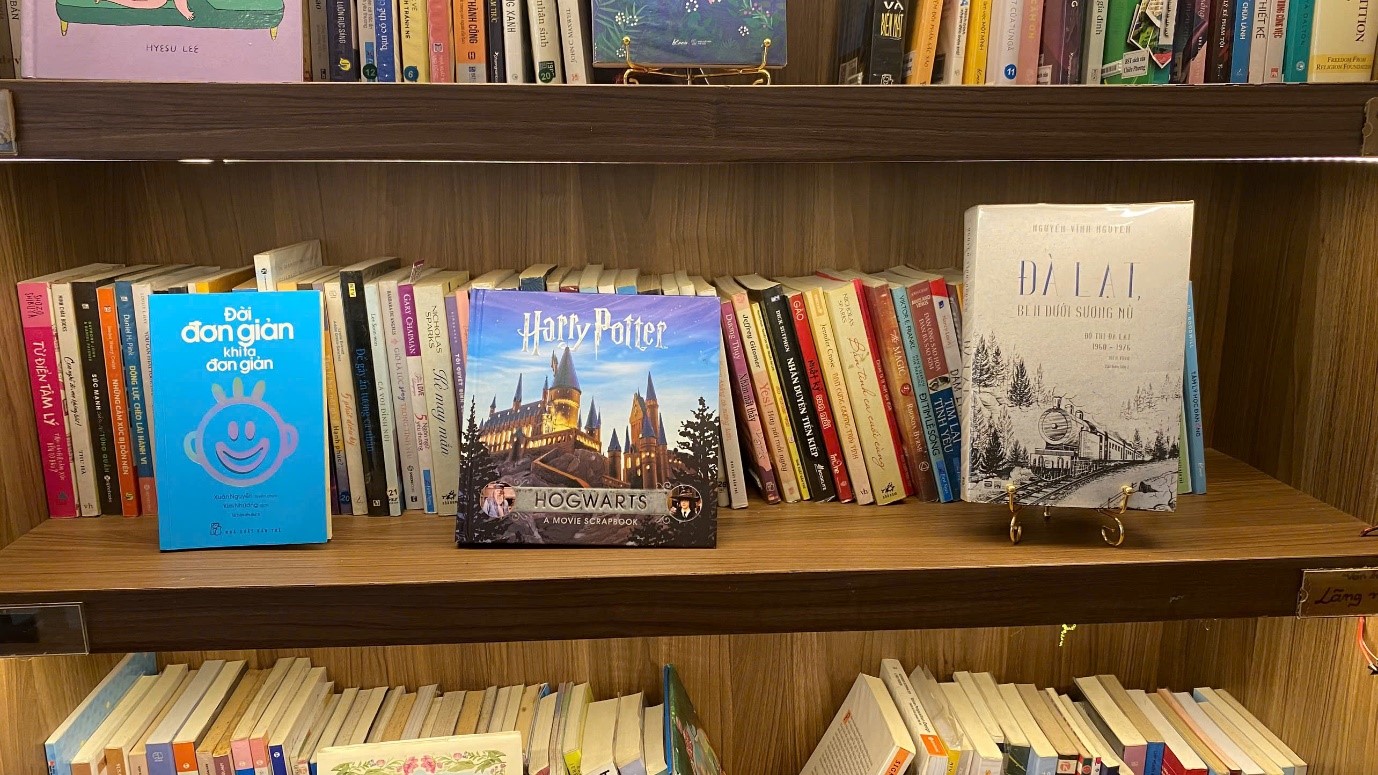 Lạc v&agrave;o thế giới ph&ugrave; thủy ngay giữa l&ograve;ng TP.HCM với qu&aacute;n c&agrave; ph&ecirc; 'chuẩn Harry Potter' - Ảnh 3.