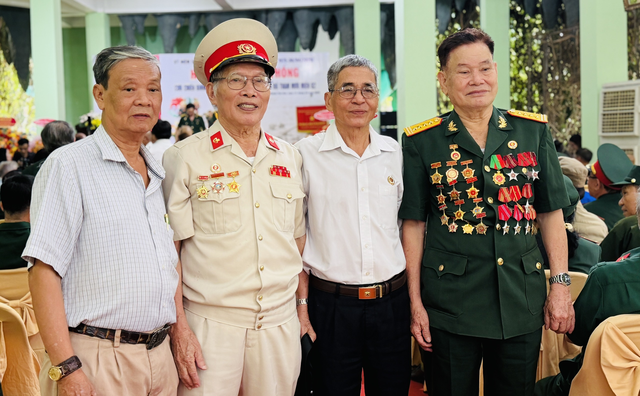 Huyền thoại tình báo Tư Cang gần 100 tuổi vẫn mạnh khỏe đi họp mặt truyền thống- Ảnh 5.