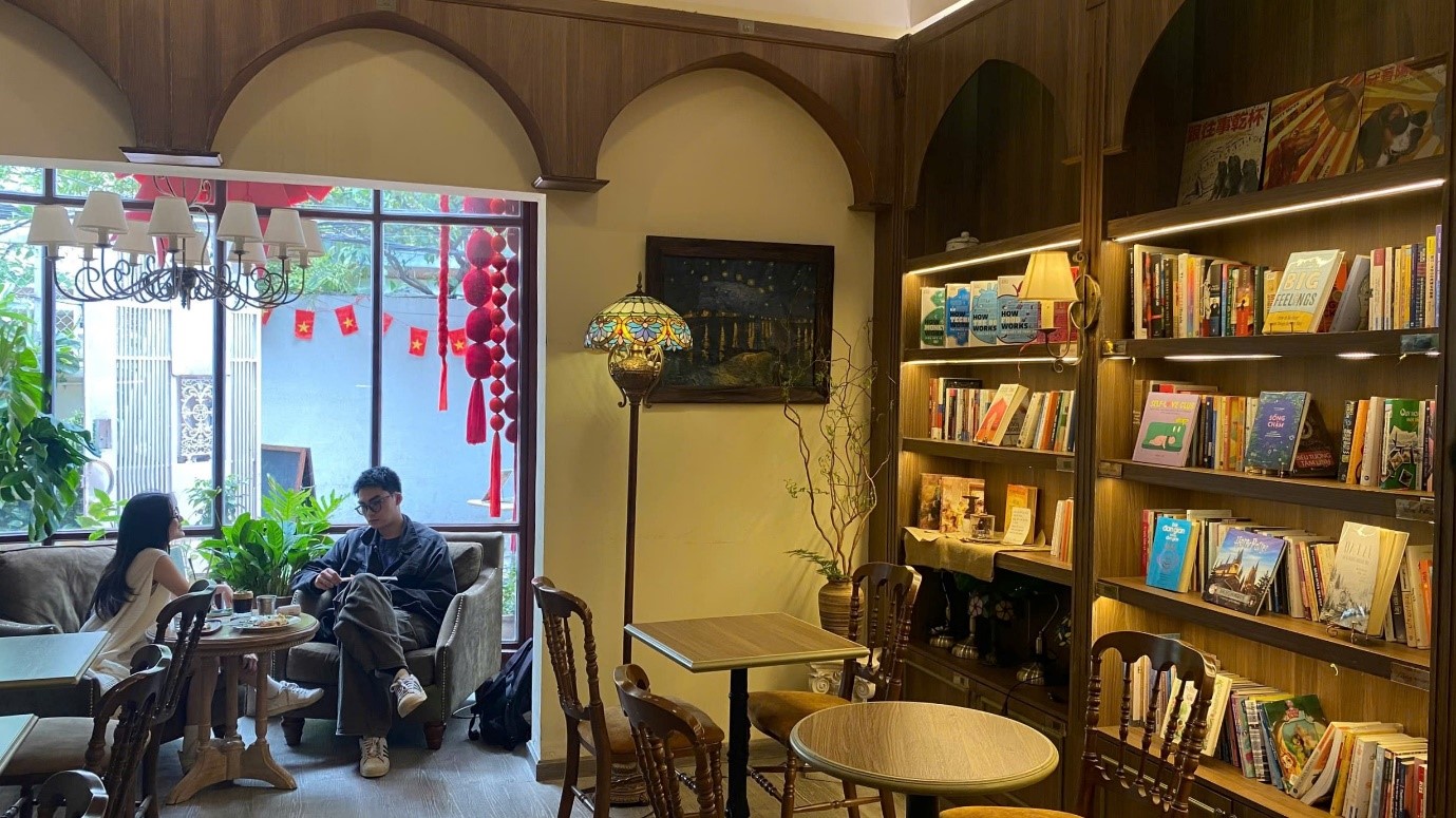 Lạc v&agrave;o thế giới ph&ugrave; thủy ngay giữa l&ograve;ng TP.HCM với qu&aacute;n c&agrave; ph&ecirc; 'chuẩn Harry Potter' - Ảnh 4.