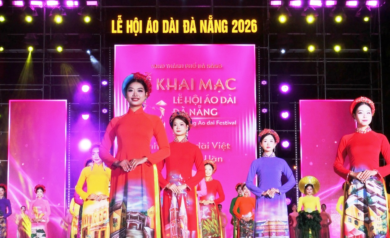 Lần đầu ti&ecirc;n, 1.000 phụ nữ diện &aacute;o d&agrave;i diễu h&agrave;nh b&ecirc;n s&ocirc;ng H&agrave;n- Ảnh 13.