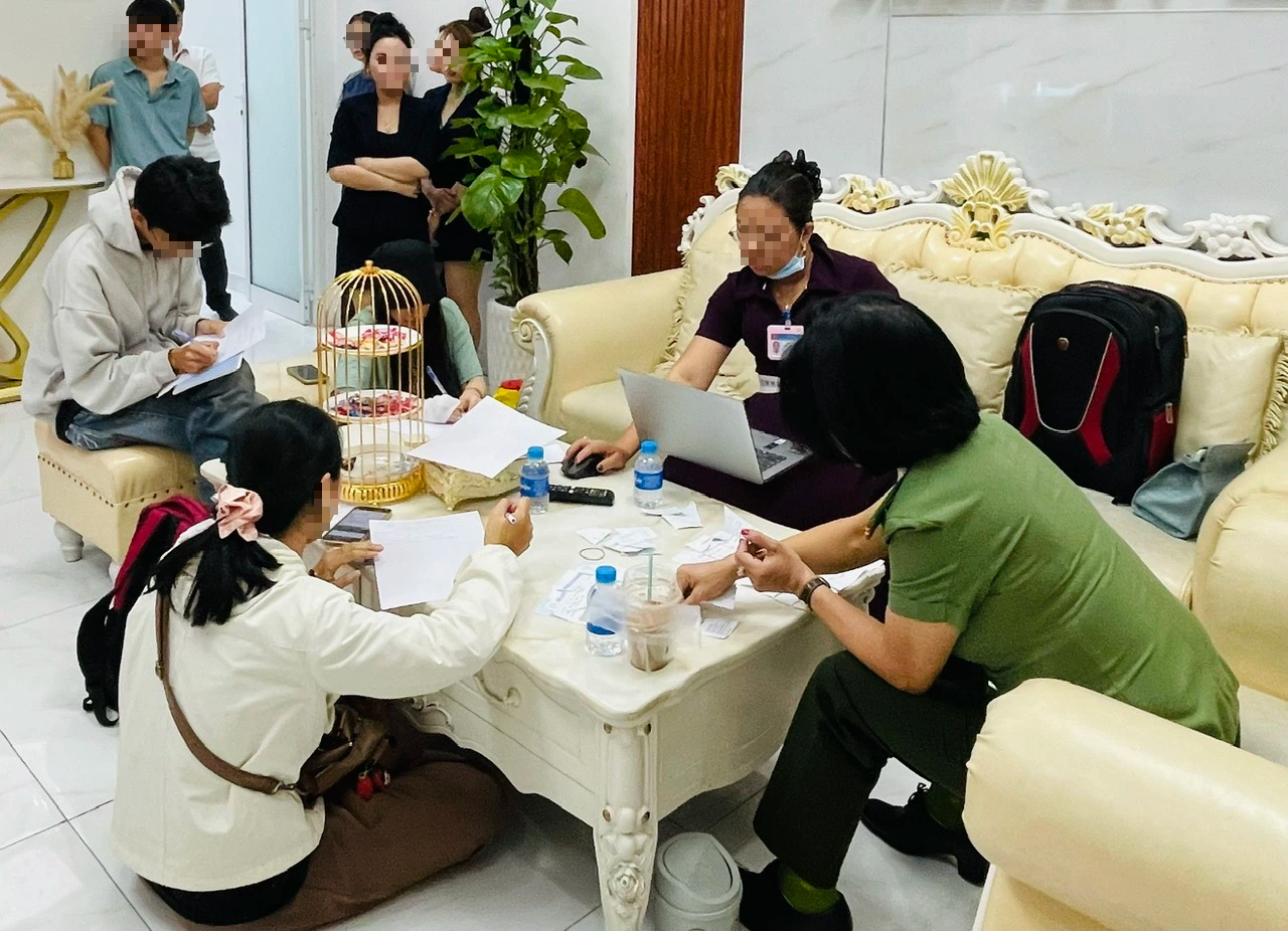 Mạo danh đoàn kiểm tra Sở Y tế TP.HCM để lừa đảo- Ảnh 1.