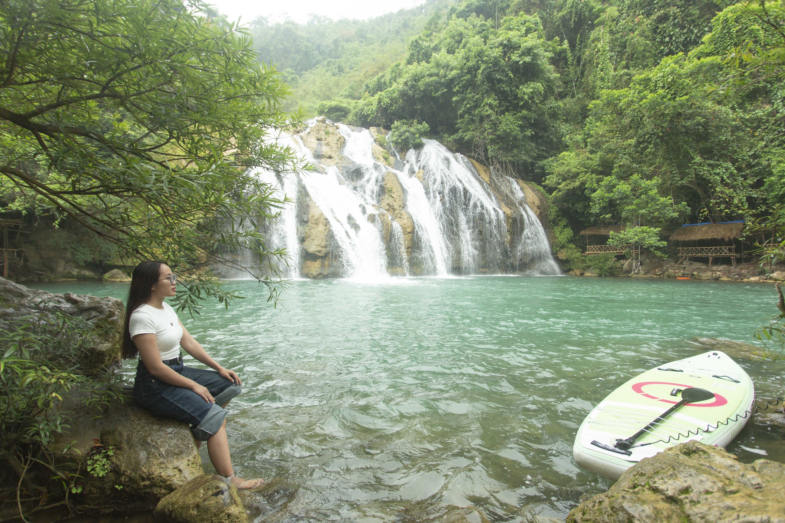 Tắm th&aacute;c T&agrave; Puồng, ăn g&agrave; nướng, măng rừng giữa đại ng&agrave;n Trường Sơn- Ảnh 5.