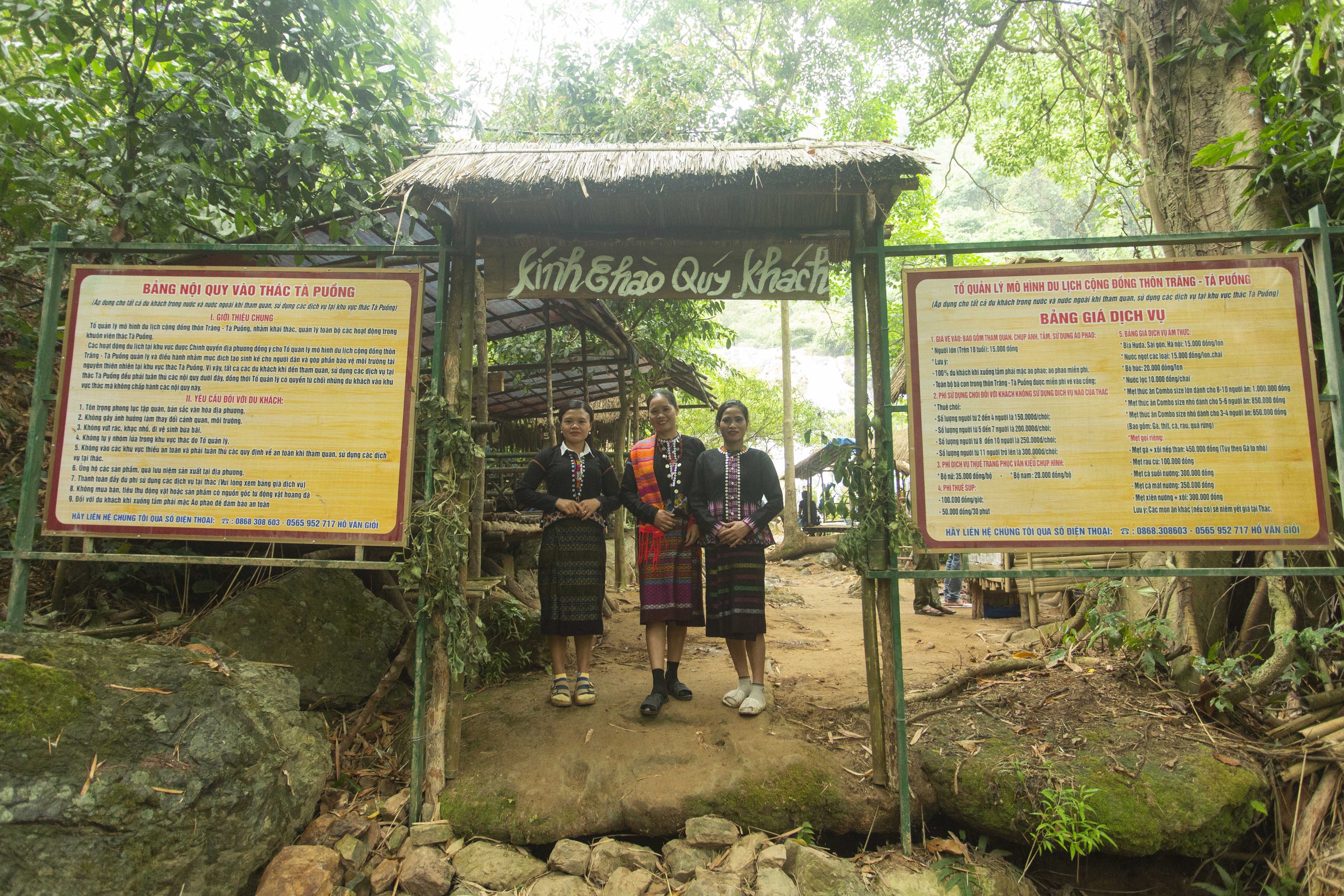 Tắm th&aacute;c T&agrave; Puồng, ăn g&agrave; nướng, măng rừng giữa đại ng&agrave;n Trường Sơn- Ảnh 2.