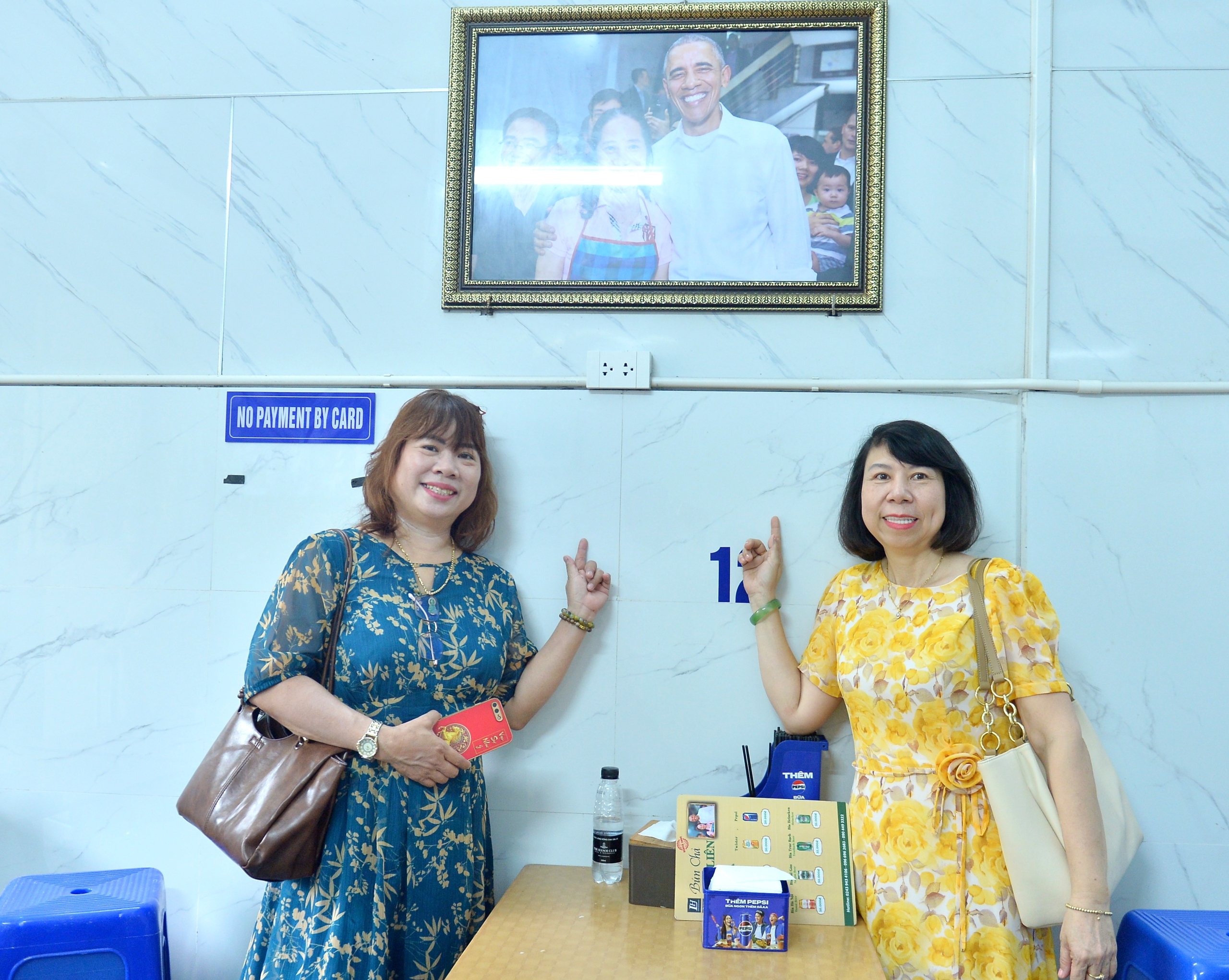 Qu&aacute;n b&uacute;n chả Hương Li&ecirc;n đ&oacute;n Tổng thống Mỹ Barack Obama 10 năm trước giờ ra sao?- Ảnh 1.